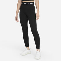 Nike Sportswear Club