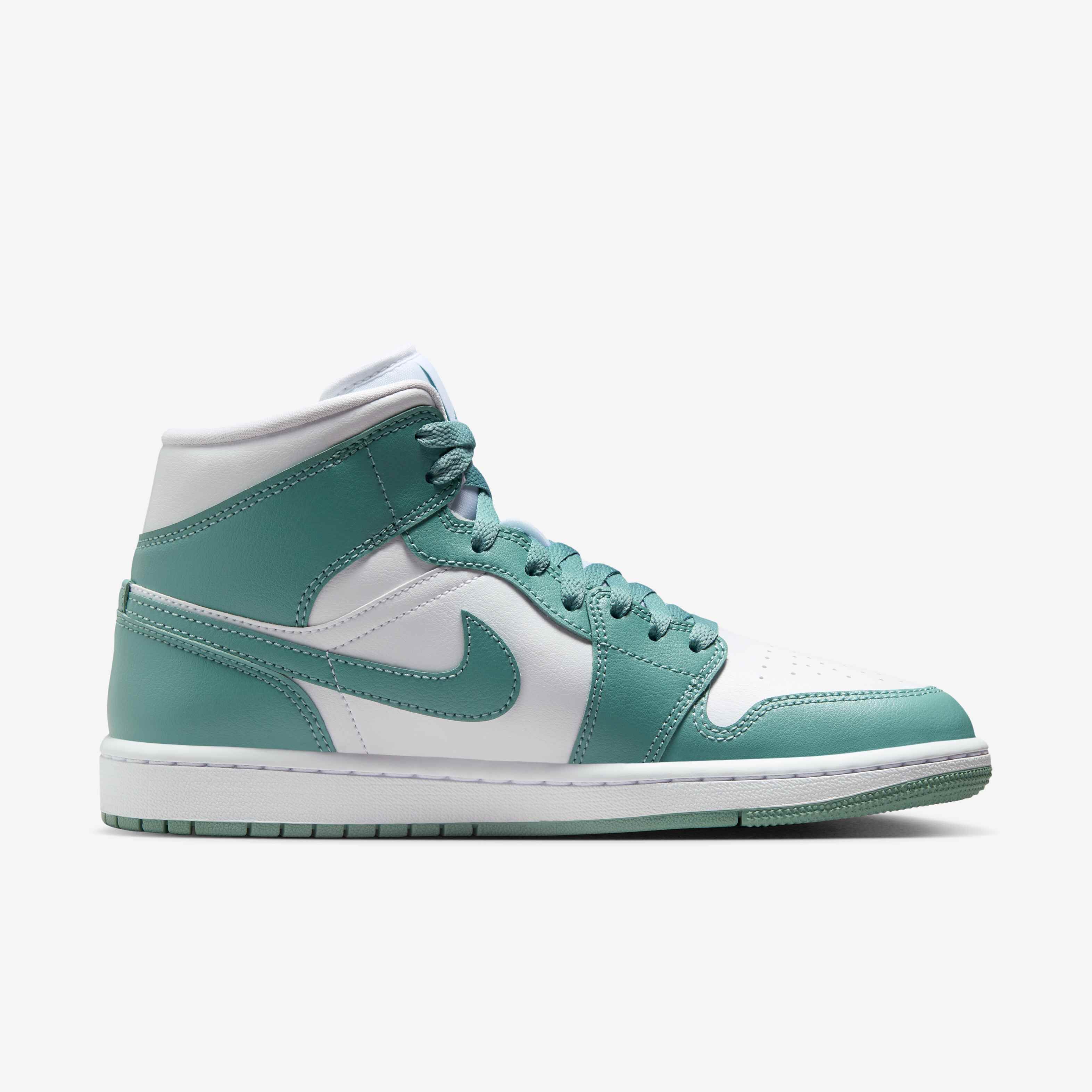 Air Jordan 1 Mid image number 2