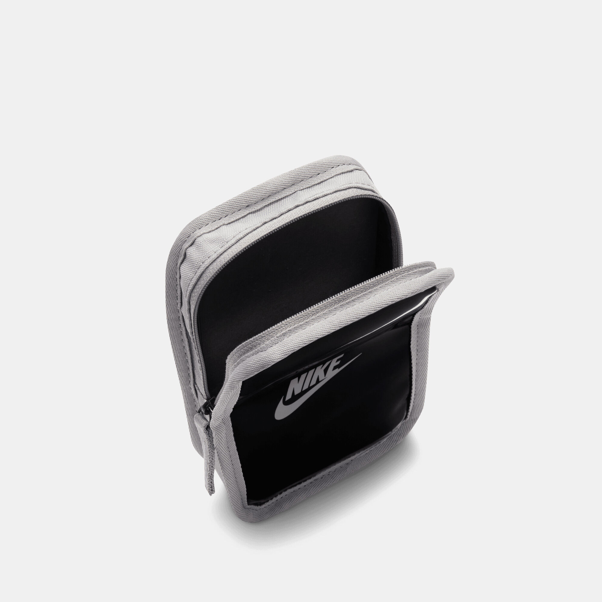 نايكي كلوب image number 4