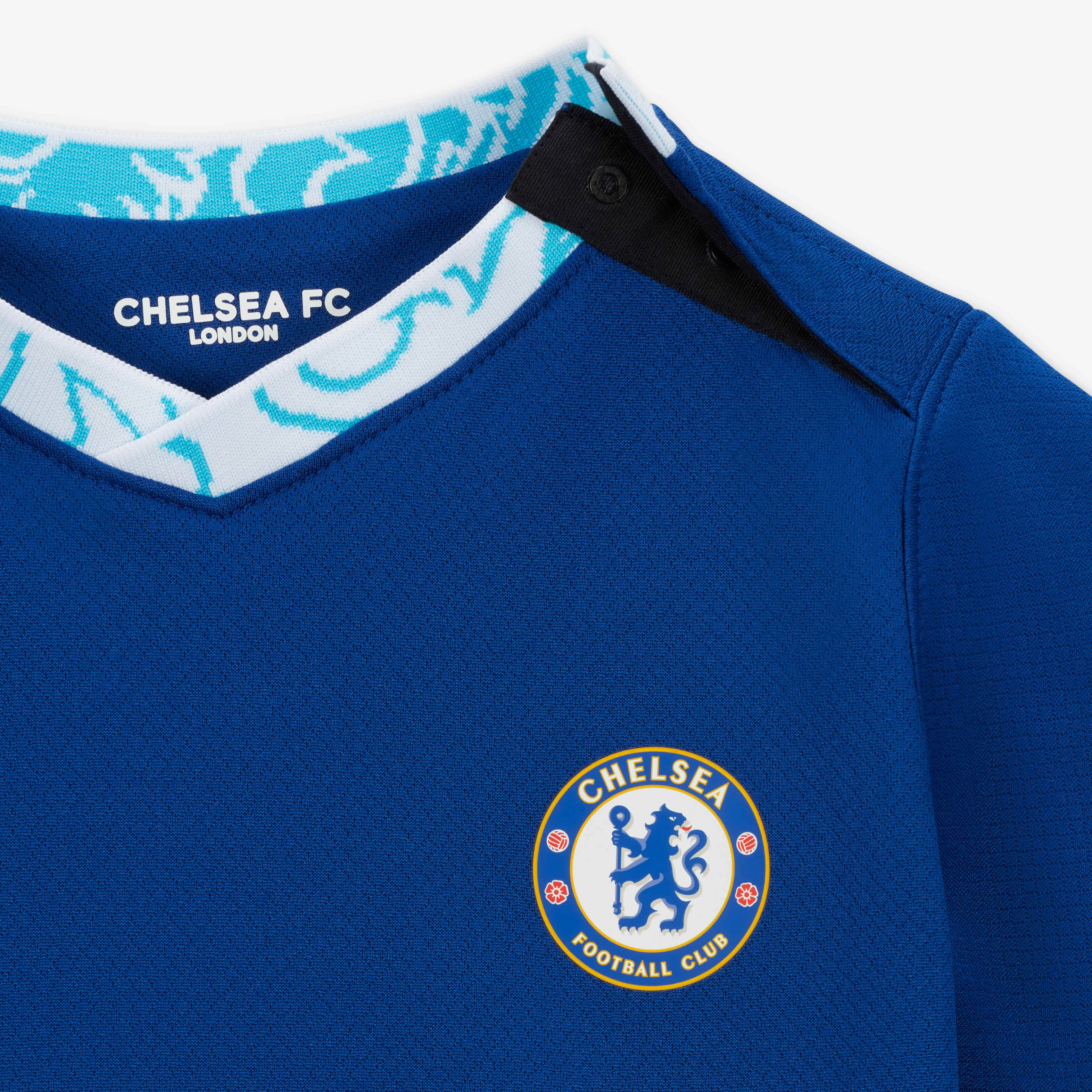 Chelsea F.C. 2022/23 Home image number 2