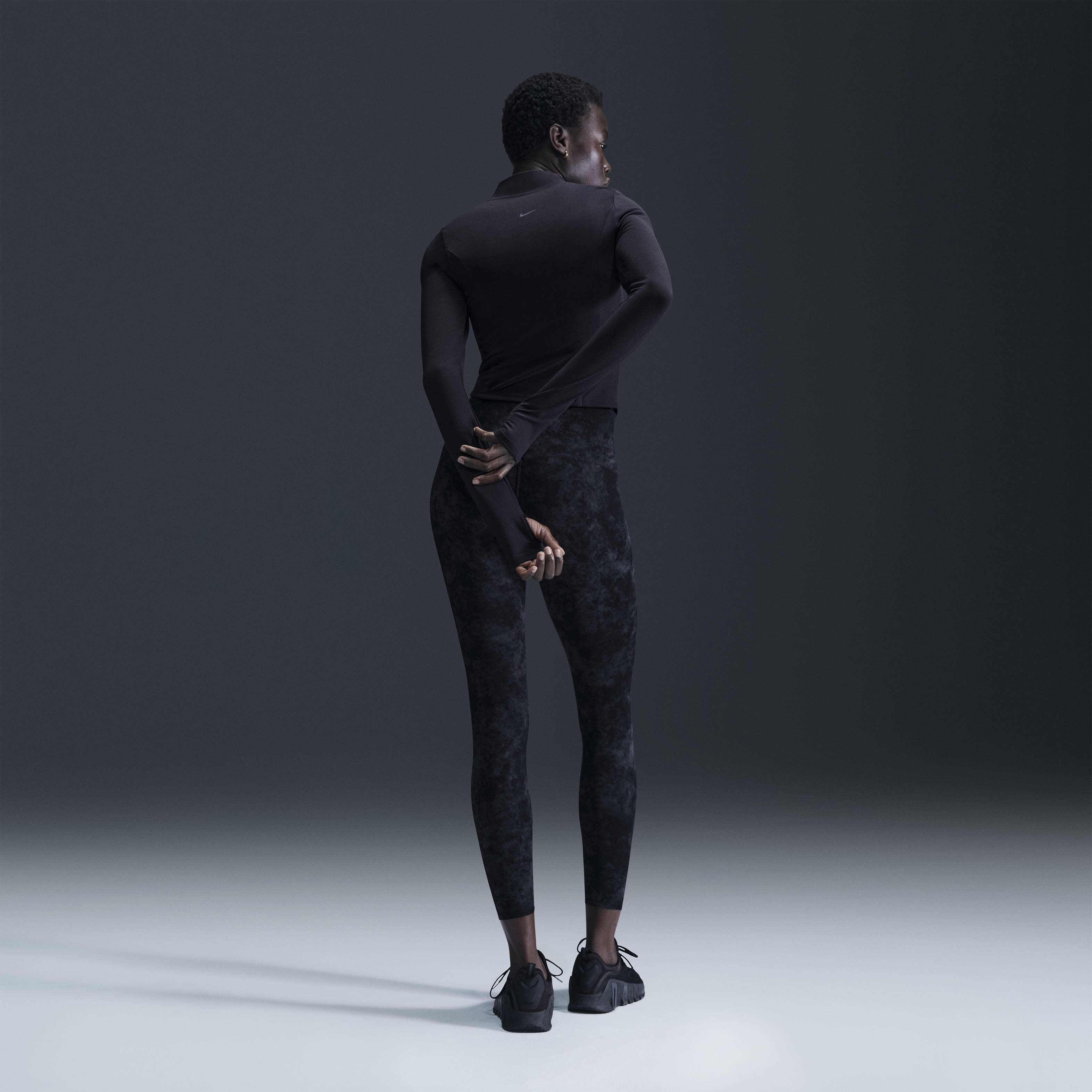 نايكي زينفي تاي-داي image number 4