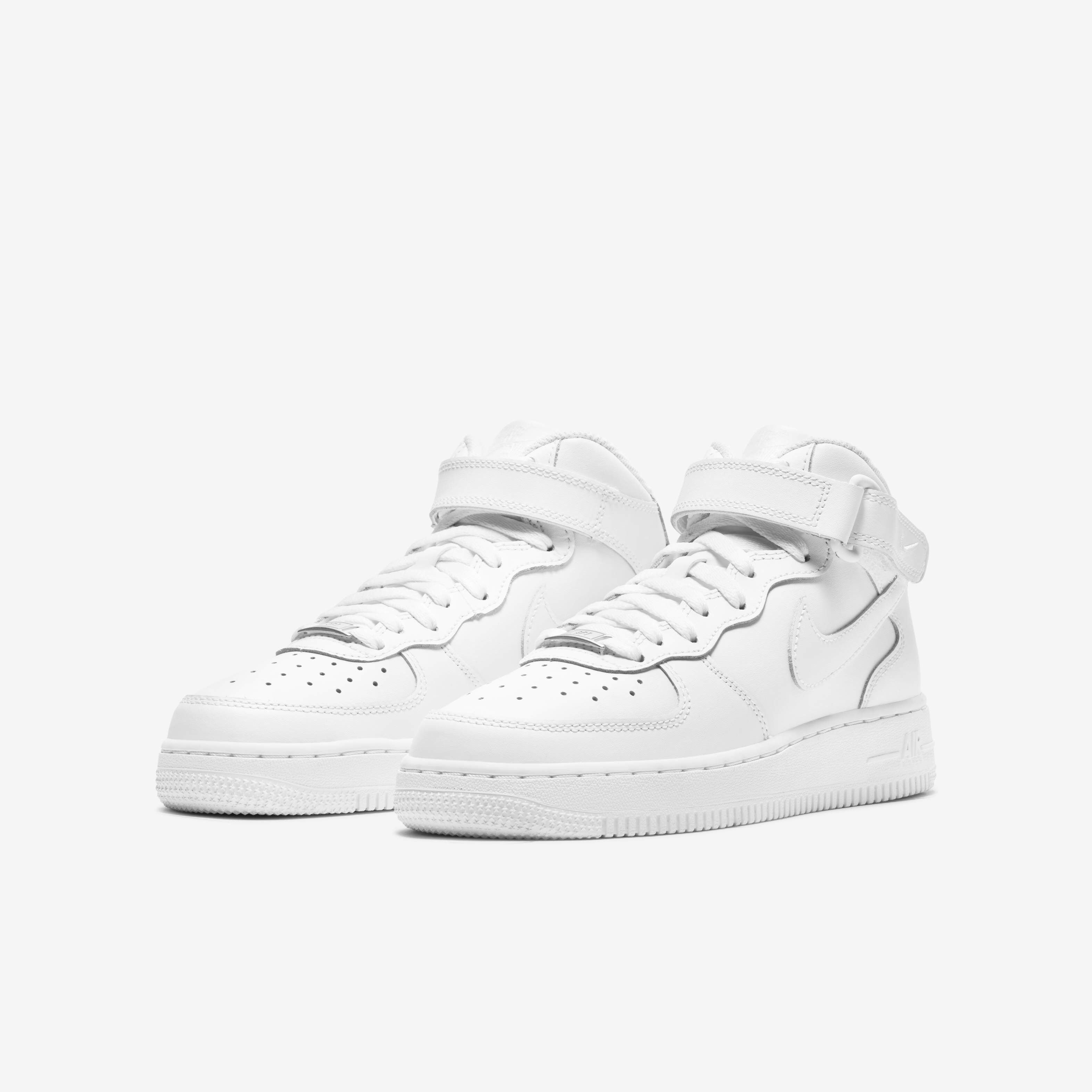 Nike Air Force 1 Mid LE image number 4