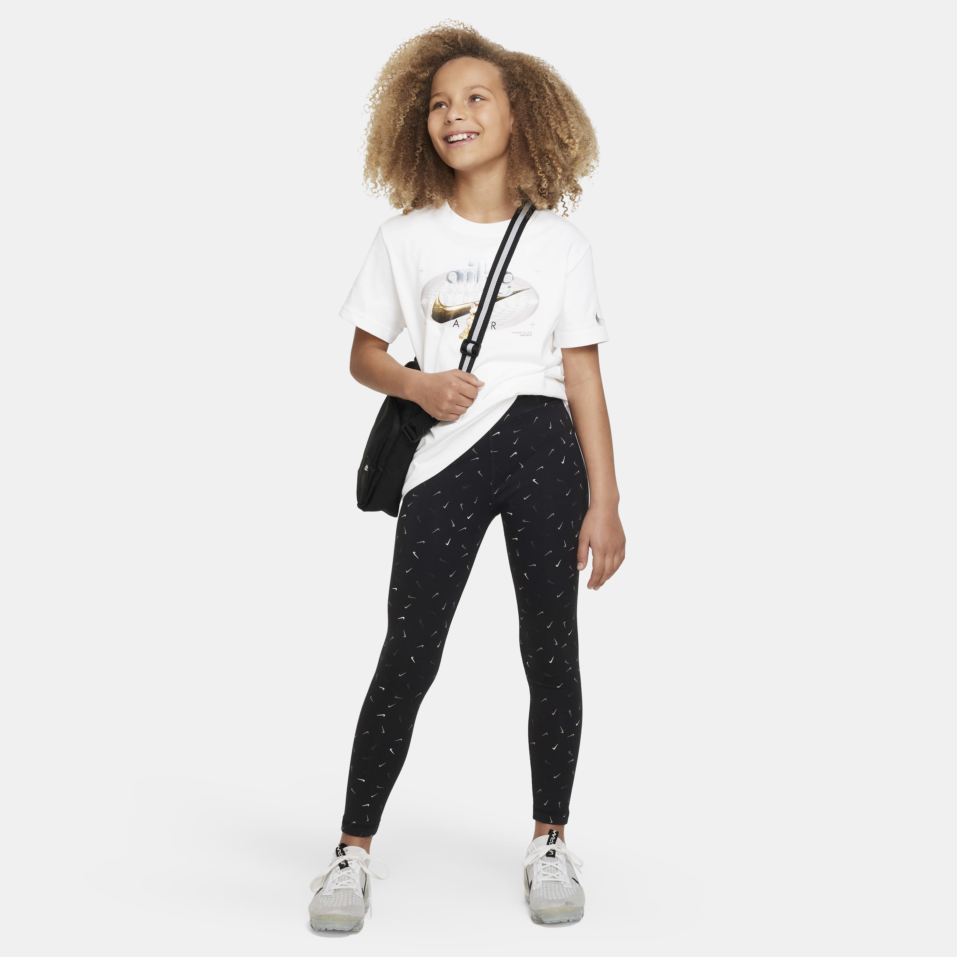 Nike Sportswear Essential image number 3