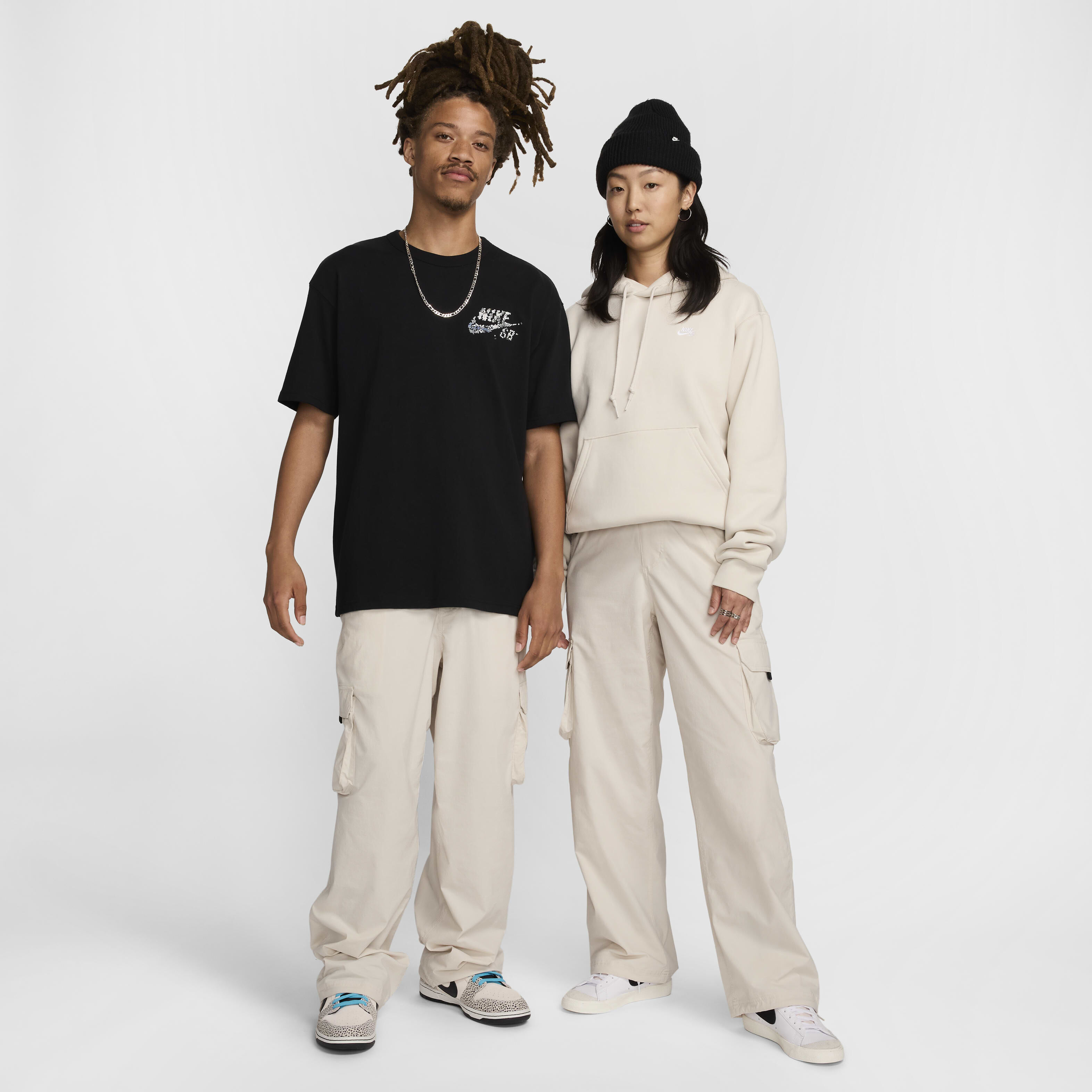 Nike sb joggers youth hotsell