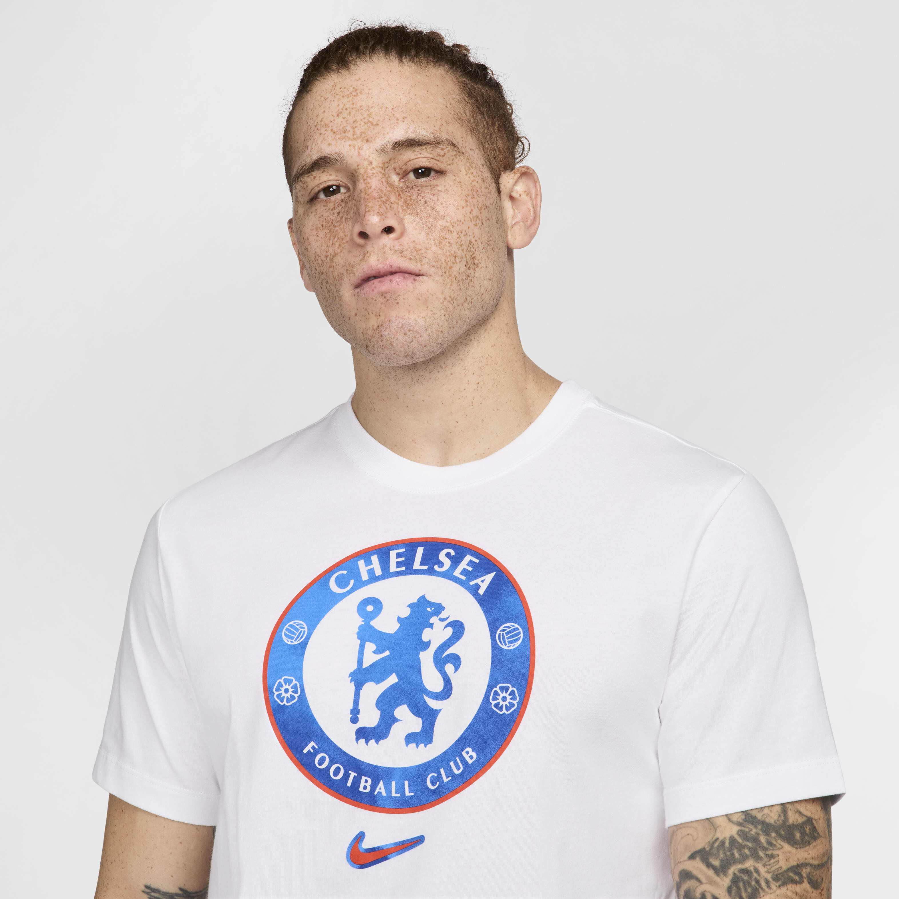 Buy Chelsea F.C. Men's Nike Football T-Shirt - White | Nike