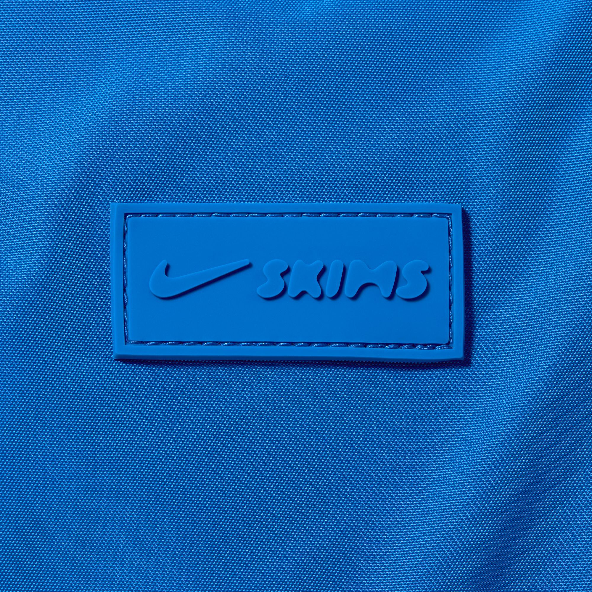 Zoom image
