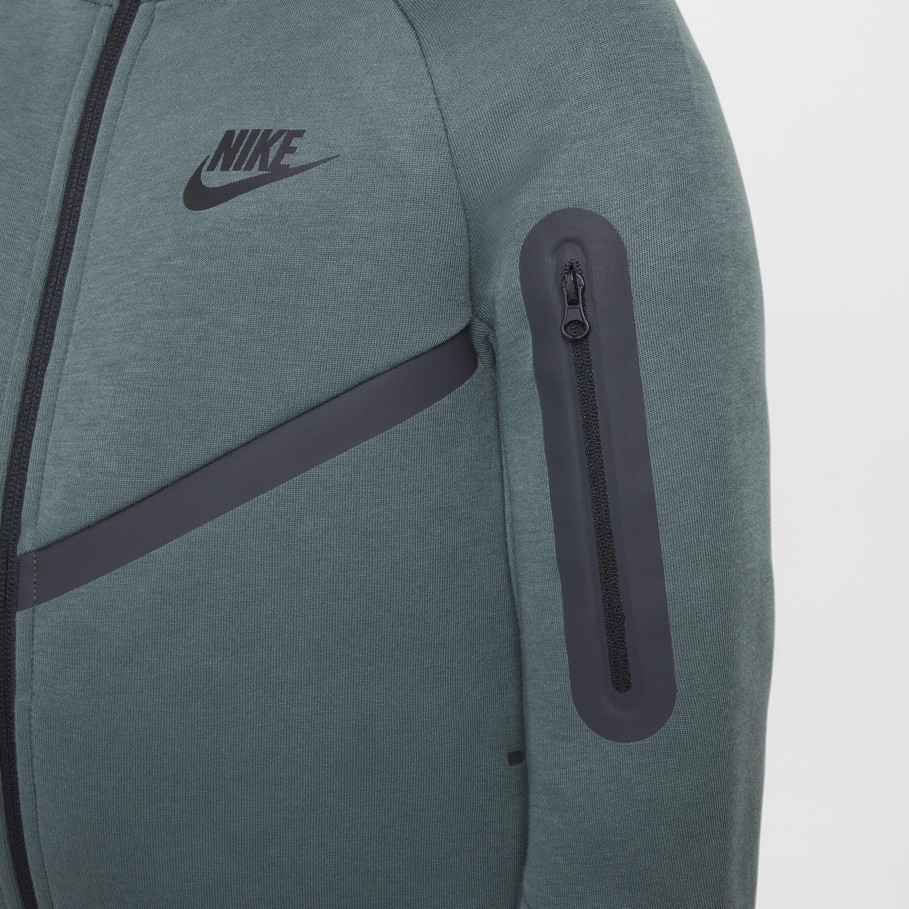 Nike Sportswear Tech Fleece image number 3