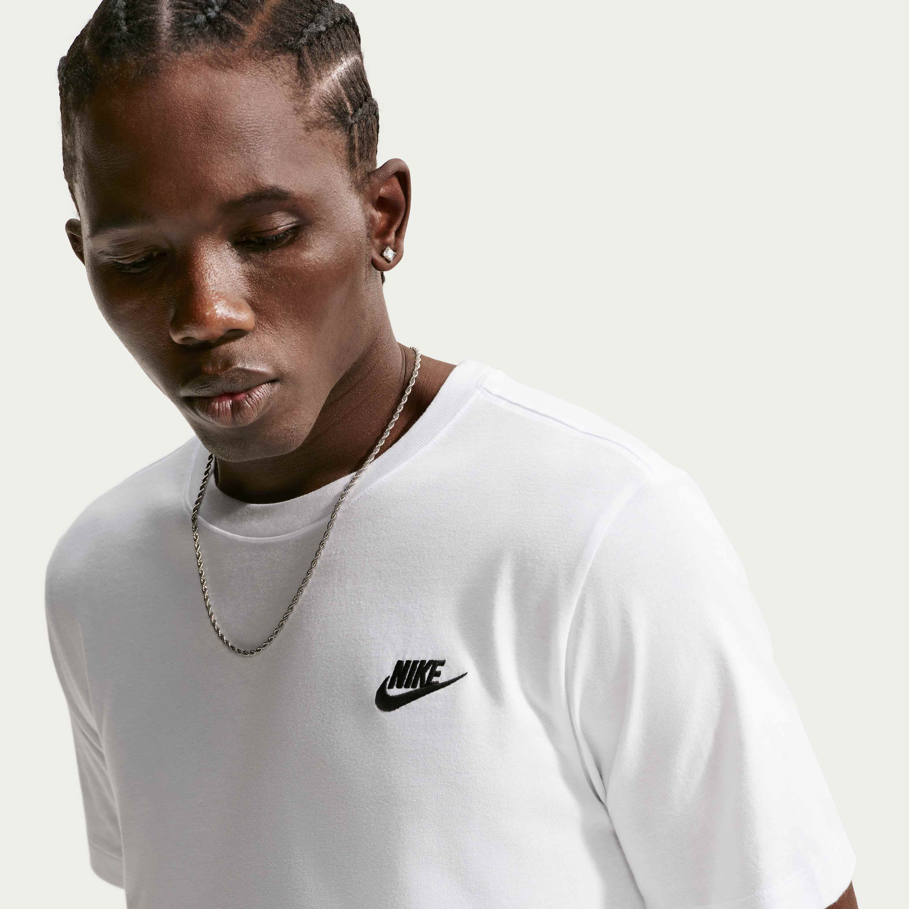 Sportswear Club Tee image number 2