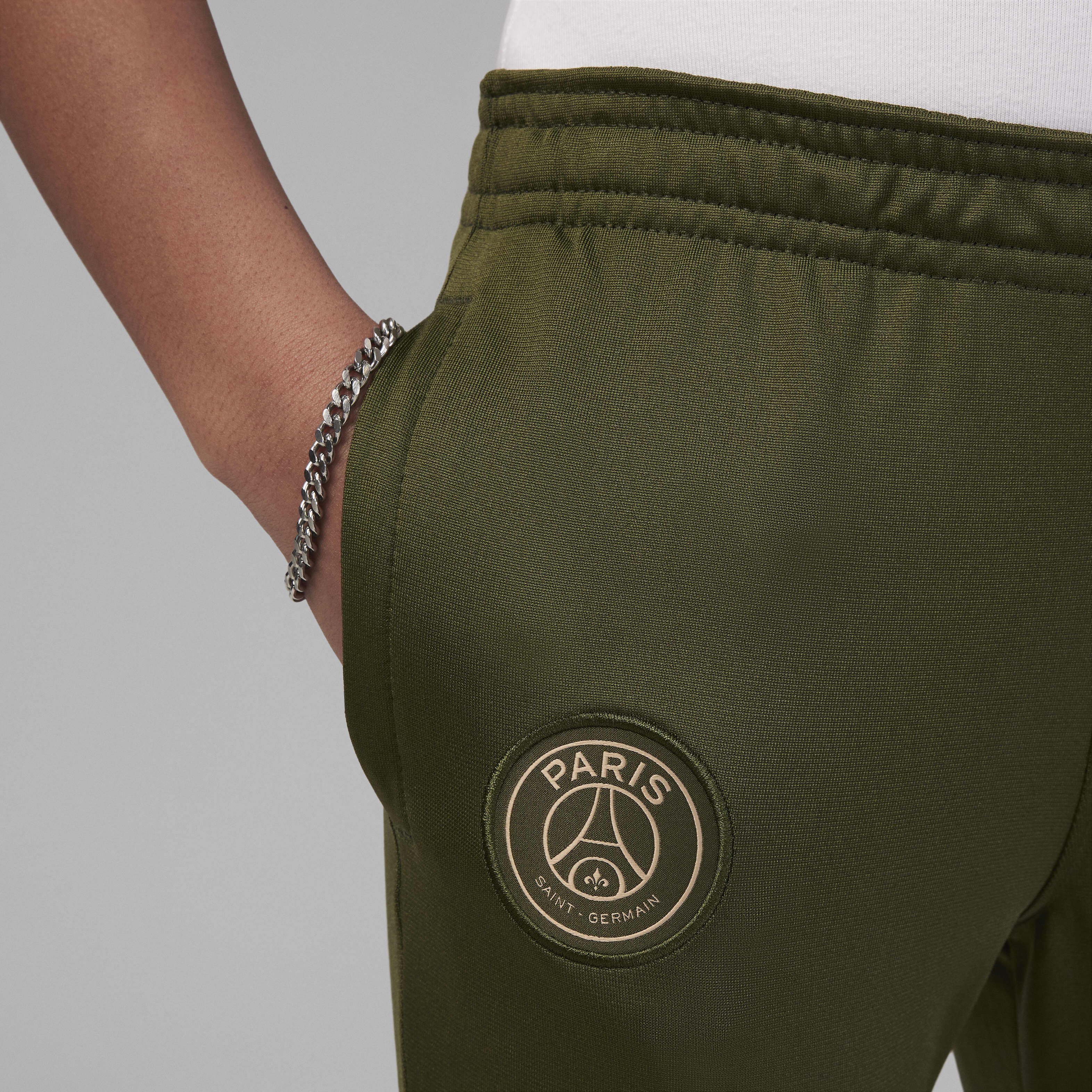 Paris Saint-Germain Strike Fourth image number 7