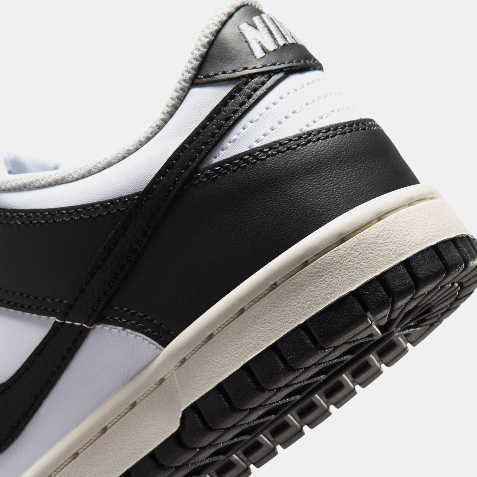 Nike Dunk Low image number 21