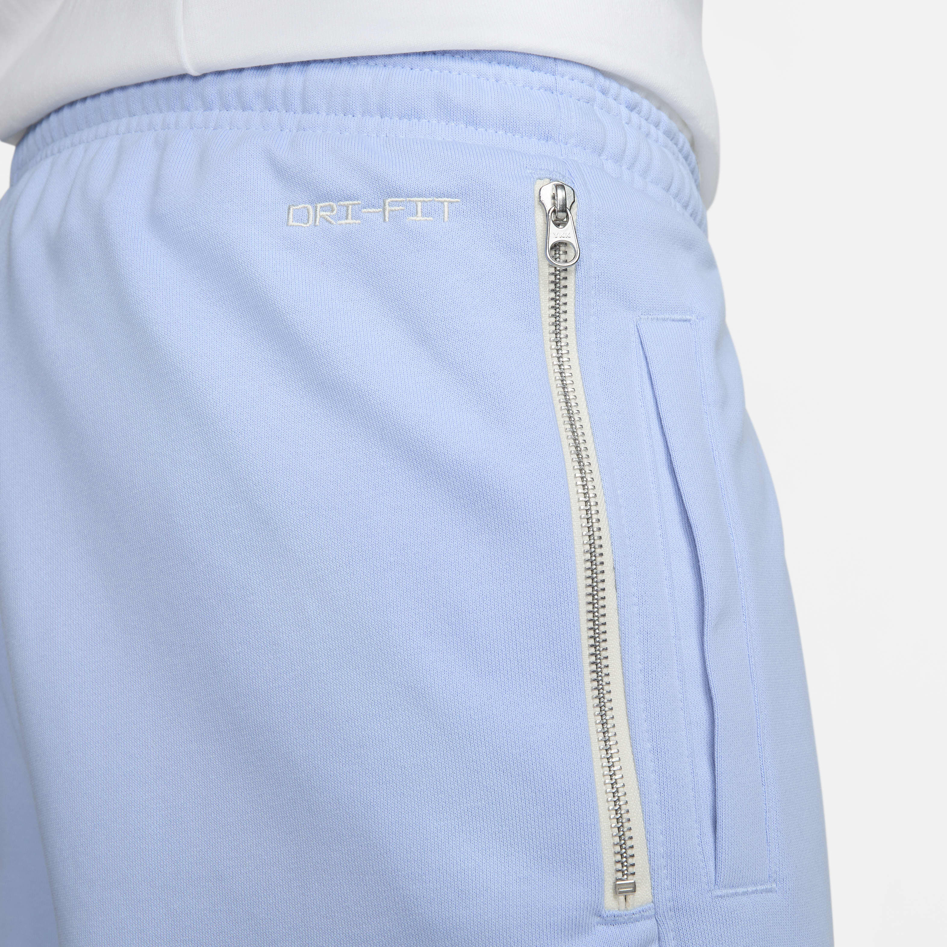 Nike Standard Issue image number 4