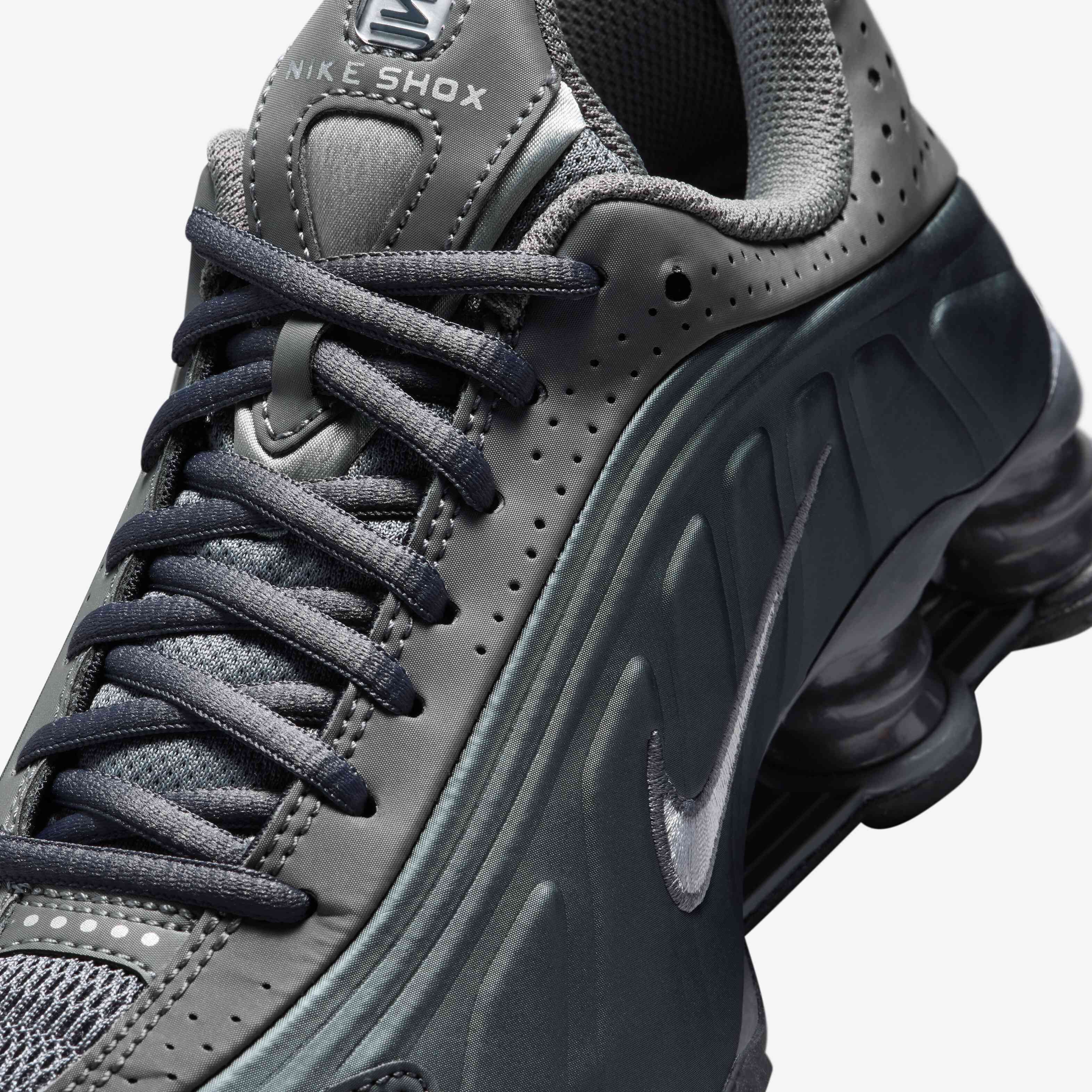 Nike Shox R4 image number 6