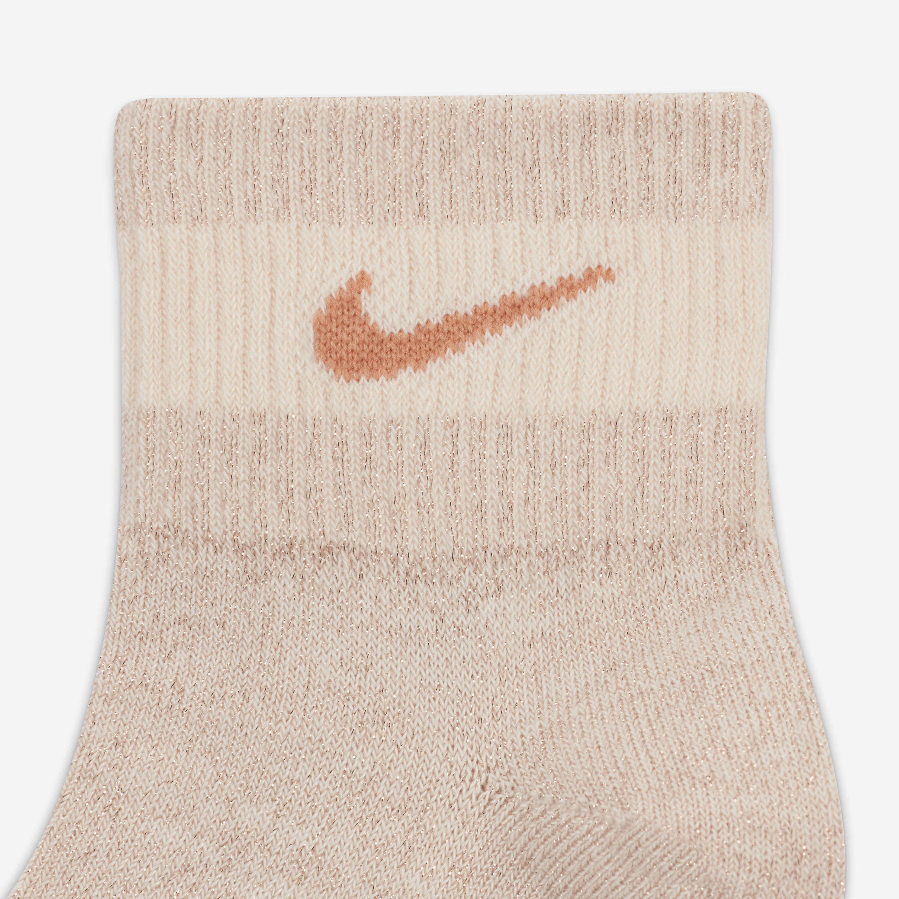 نايكي ايفريداي اسينشالز image number 3