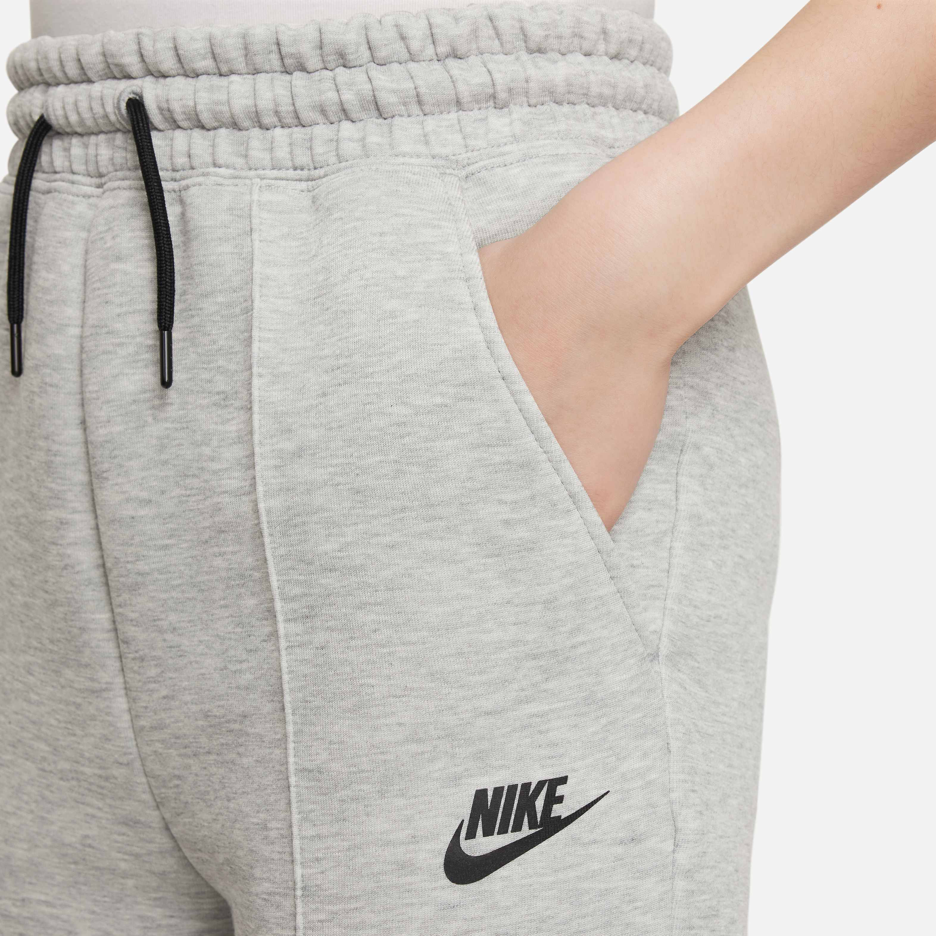 Nike Sportswear Tech Fleece image number 2