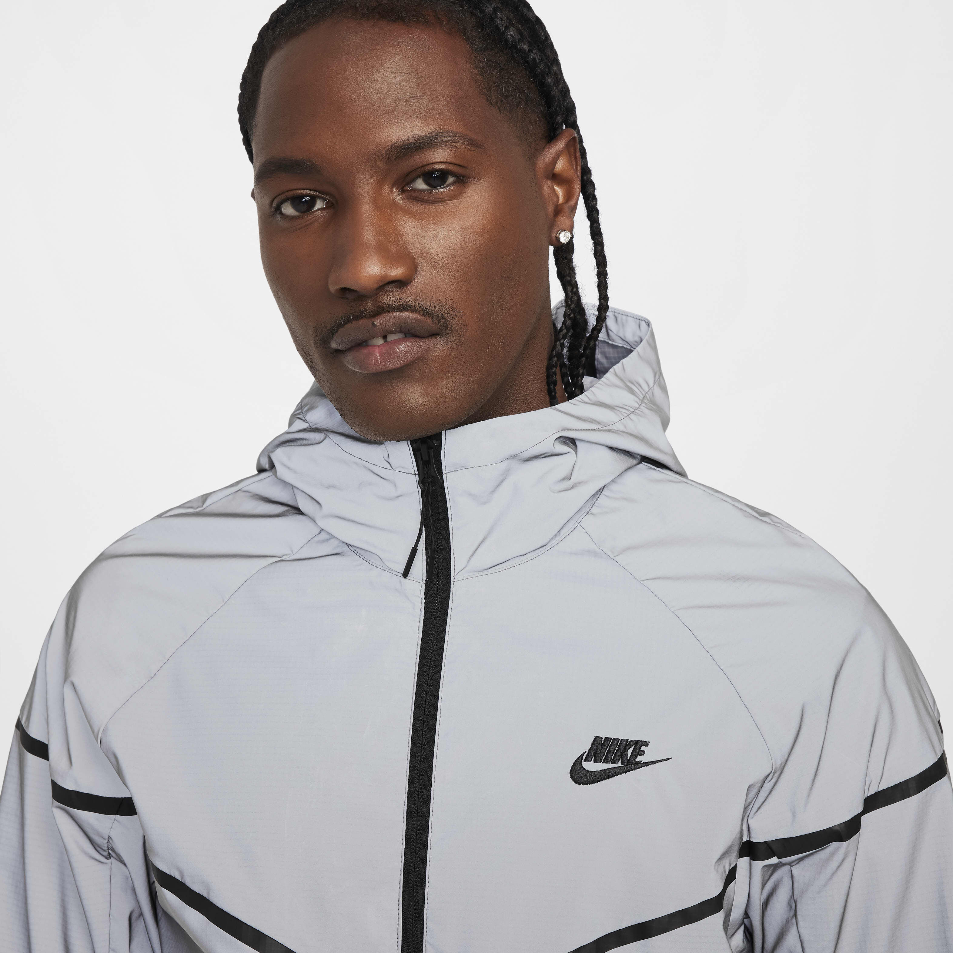 Buy Nike Tech Men s Woven Flash Jacket Nike Qatar Official
