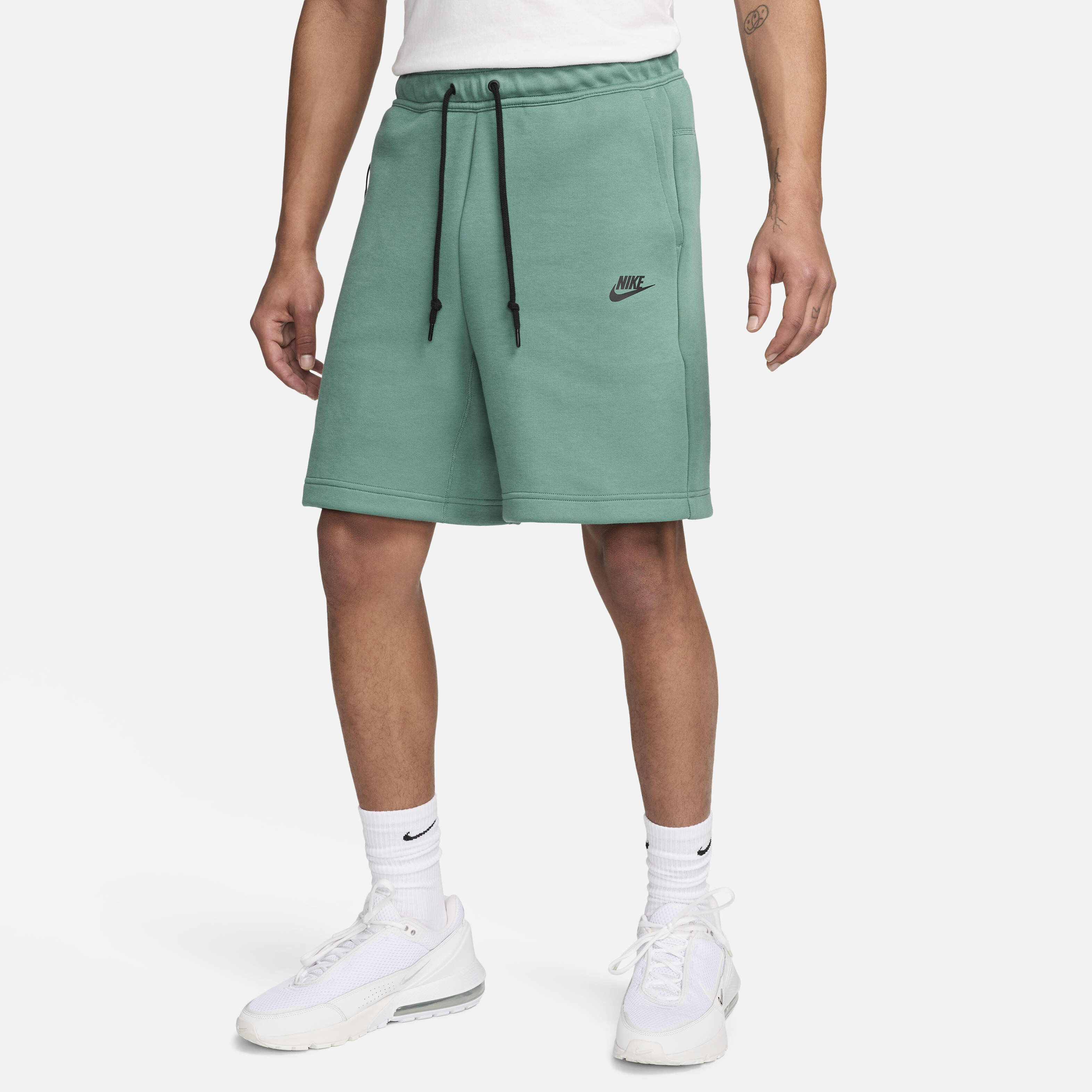 Nike tech fleece shorts 2.0 top