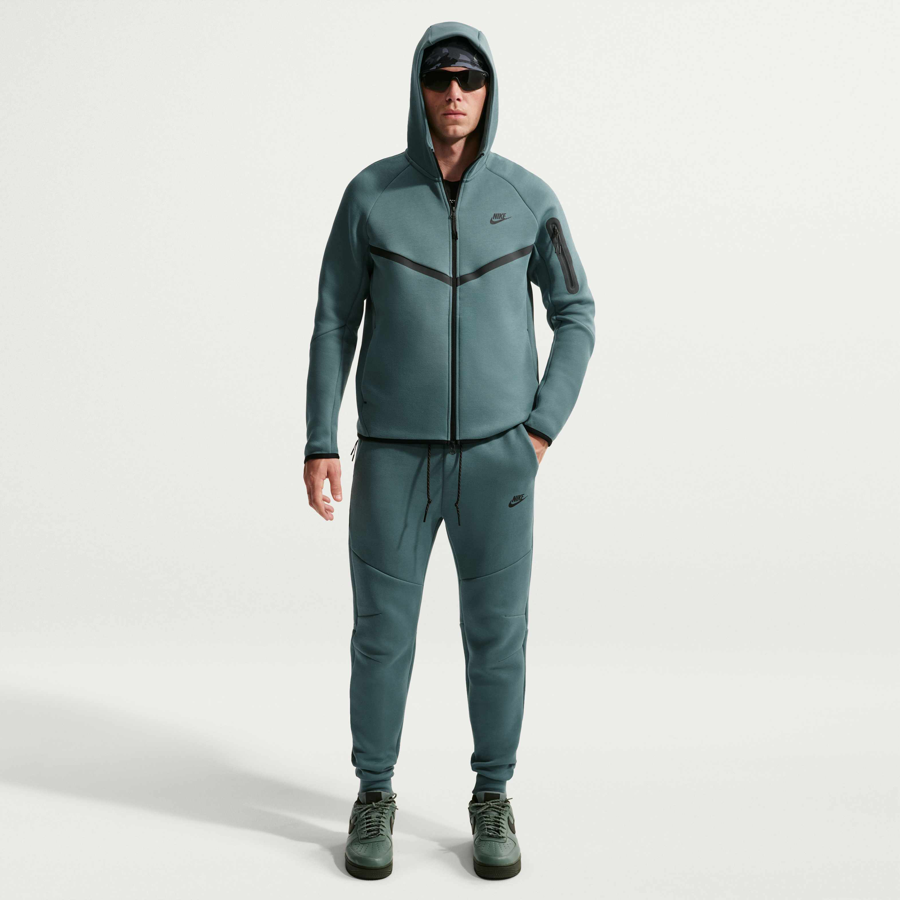 Nike Tech image number 0