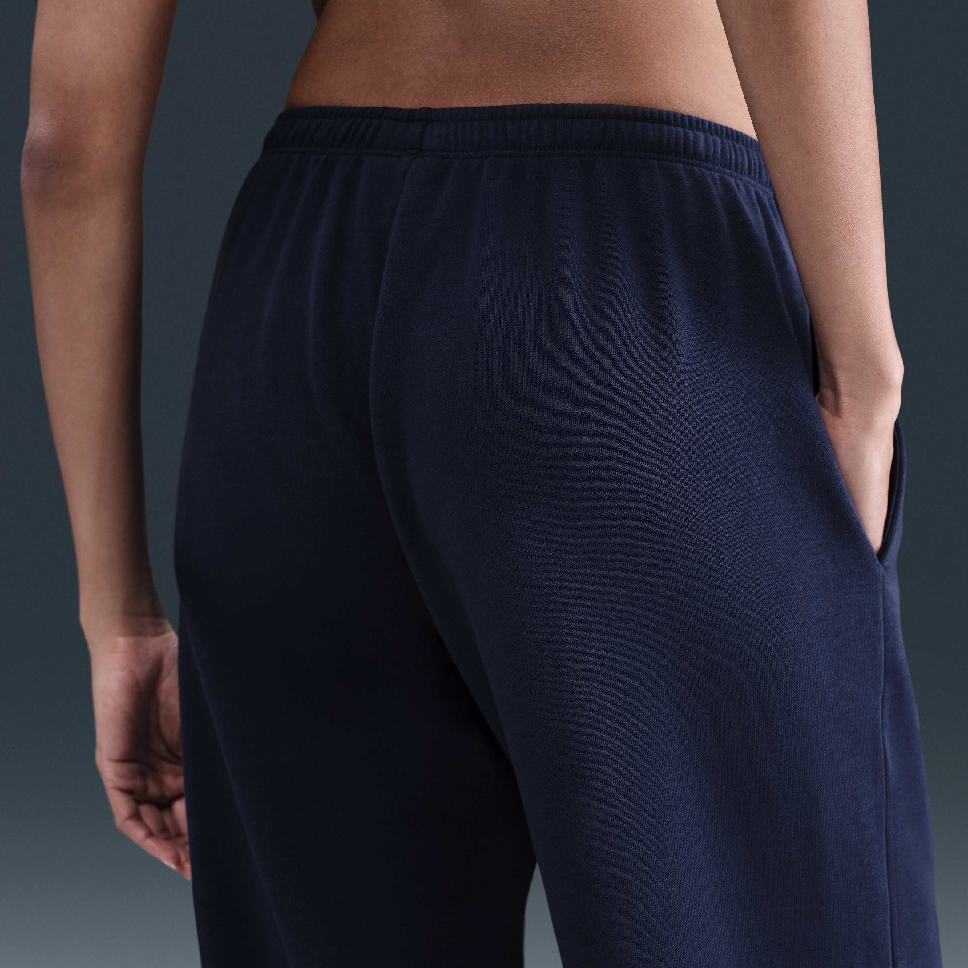 نايكي سبورتسوير تشيل تيري image number 2