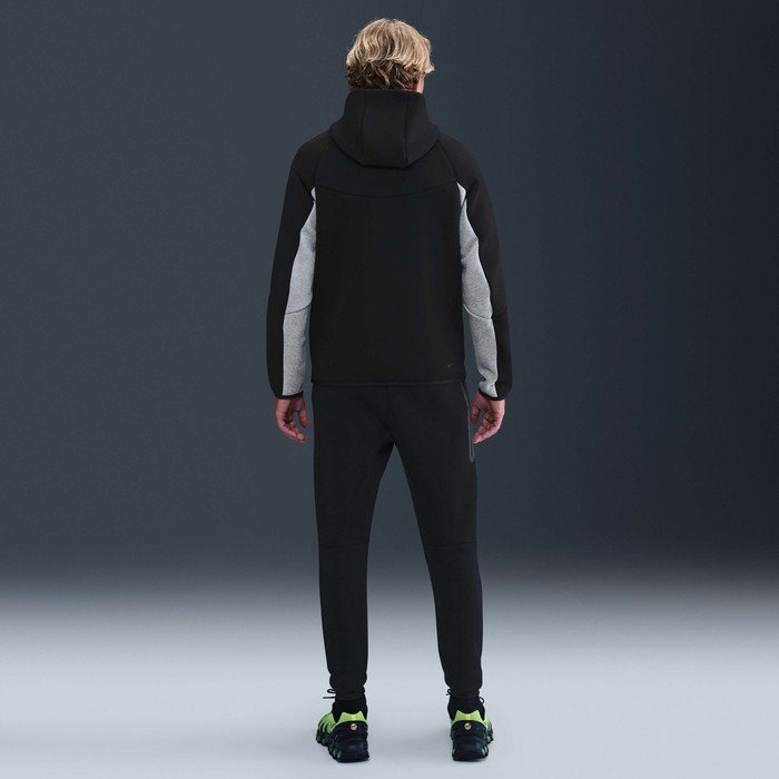 Nike Tech image number 3 Nike Tech image number 3