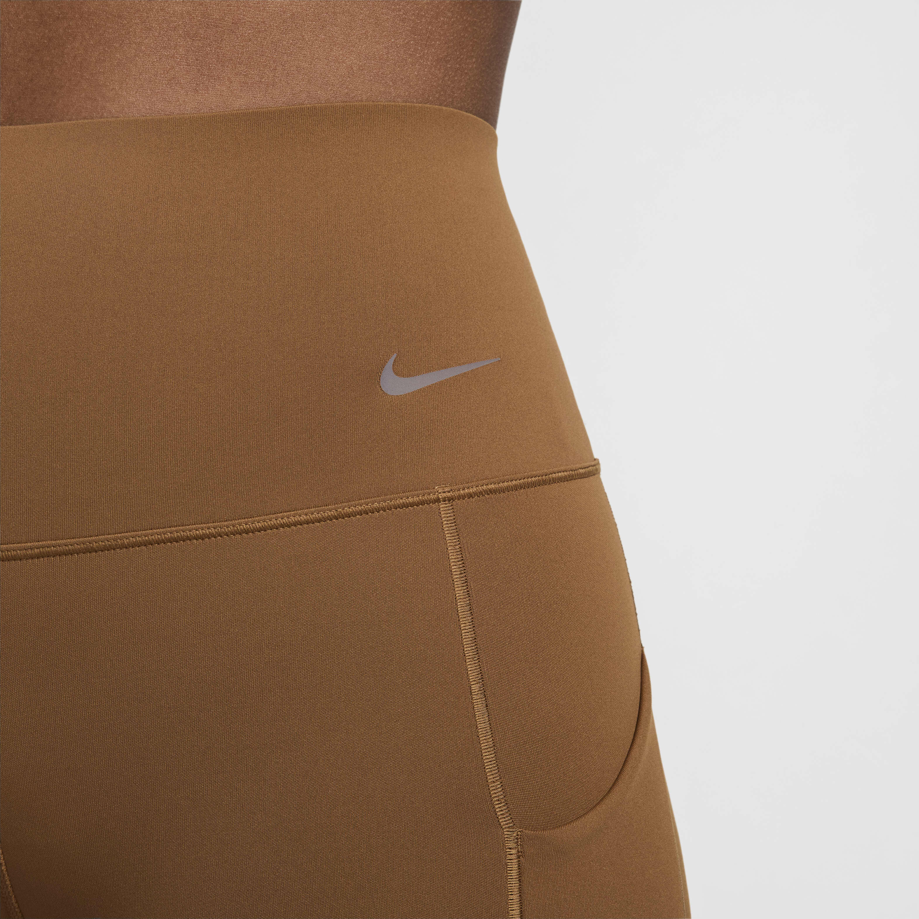 نايكي يونيفيرسا image number 4