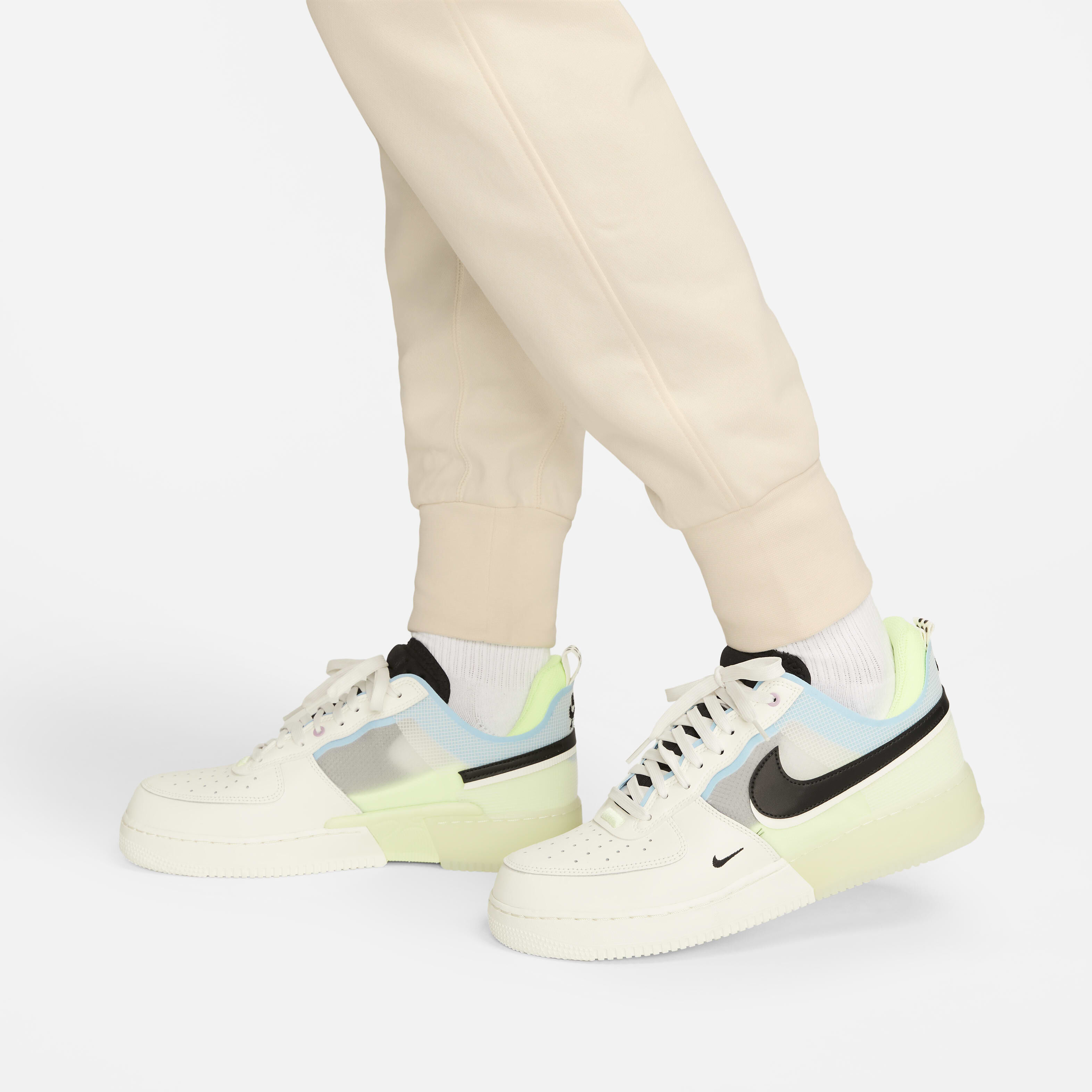 Giannis Standard Issue image number 4