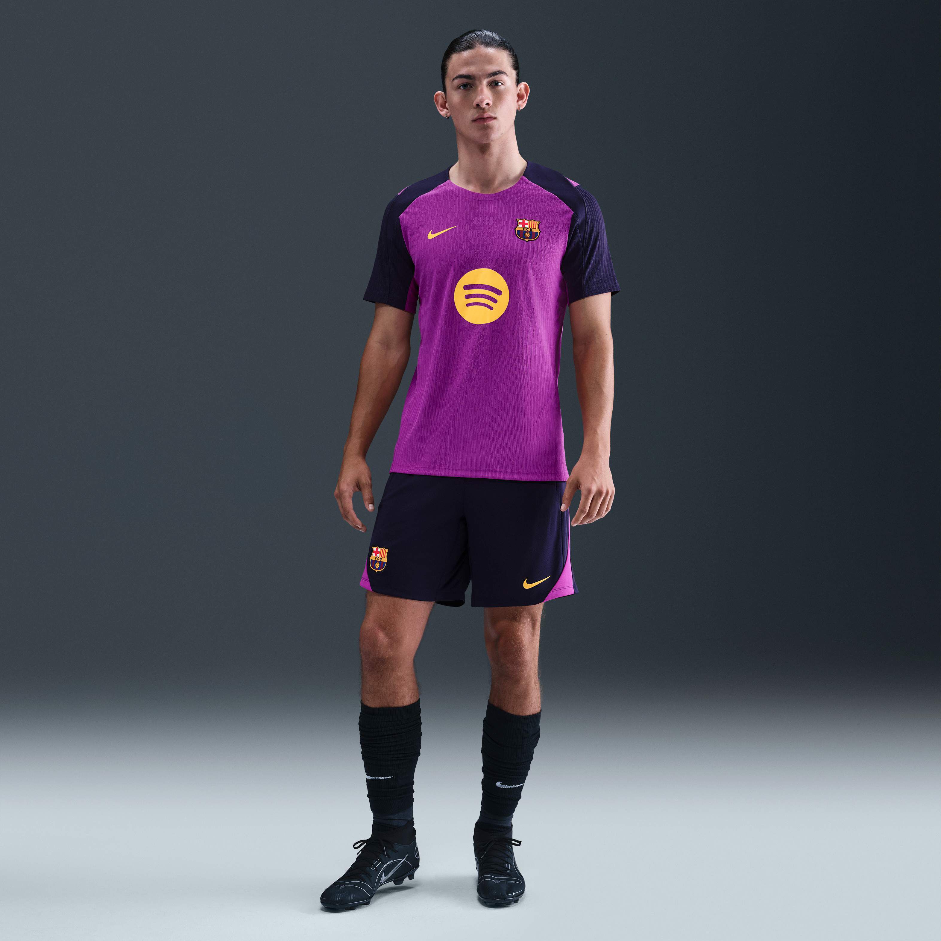 F.C. برشلونة سترايك ايليت image number 3