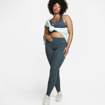 Nike Universa