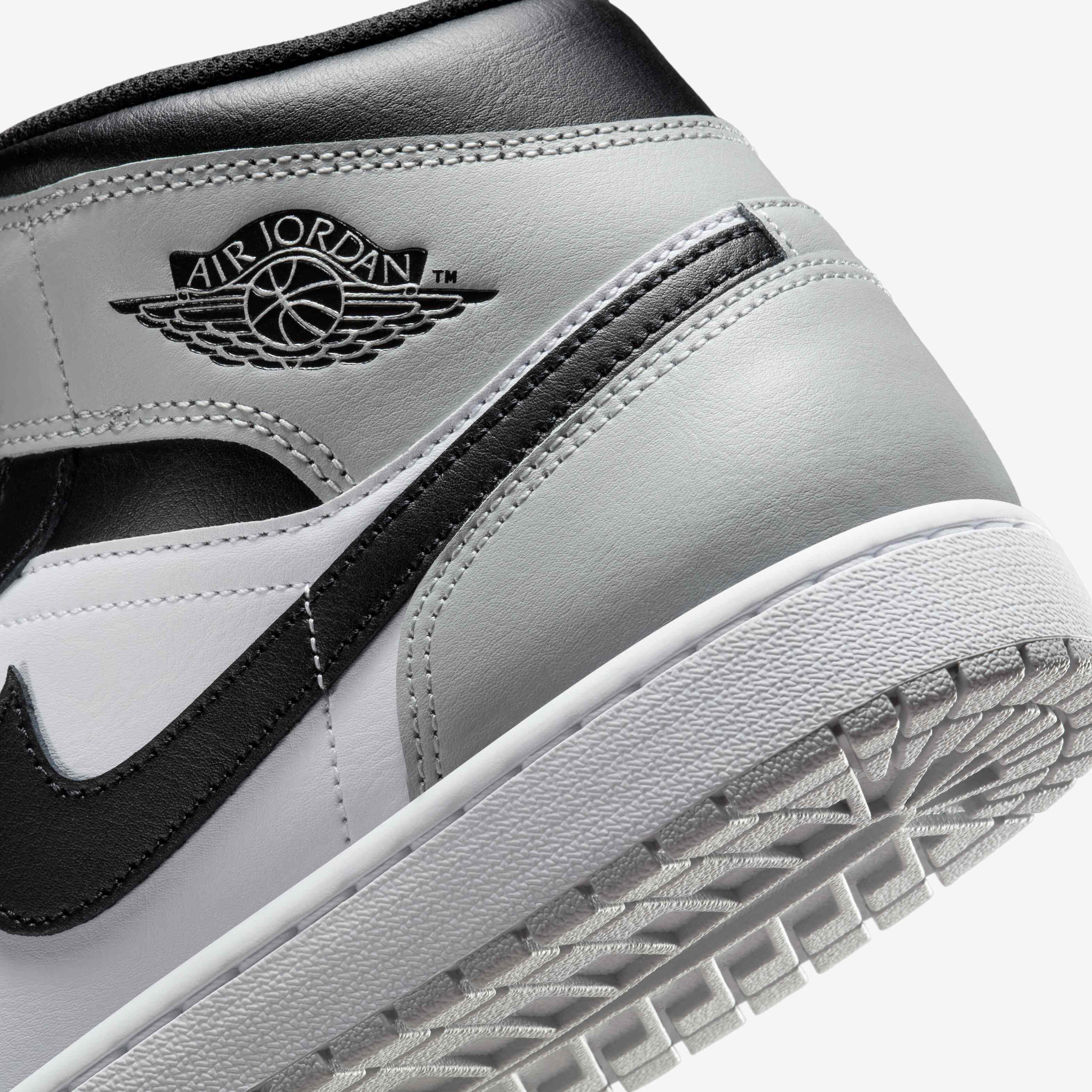 Air Jordan 1 Mid image number 7