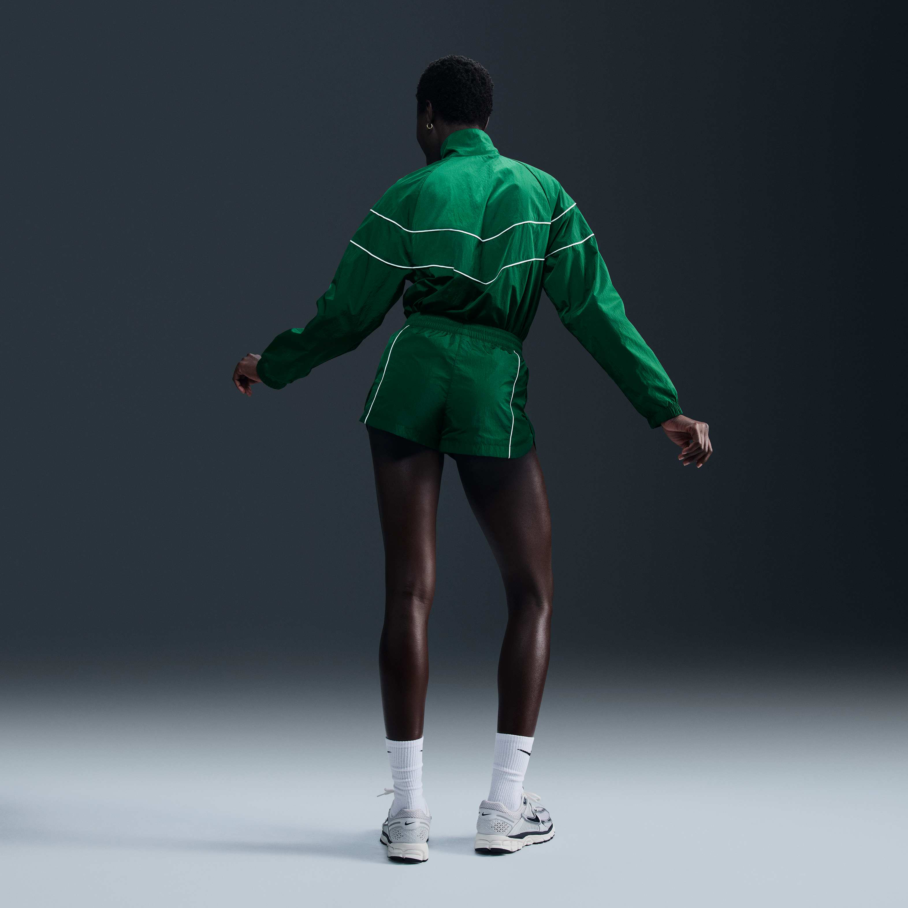 Nike Windrunner image number 4