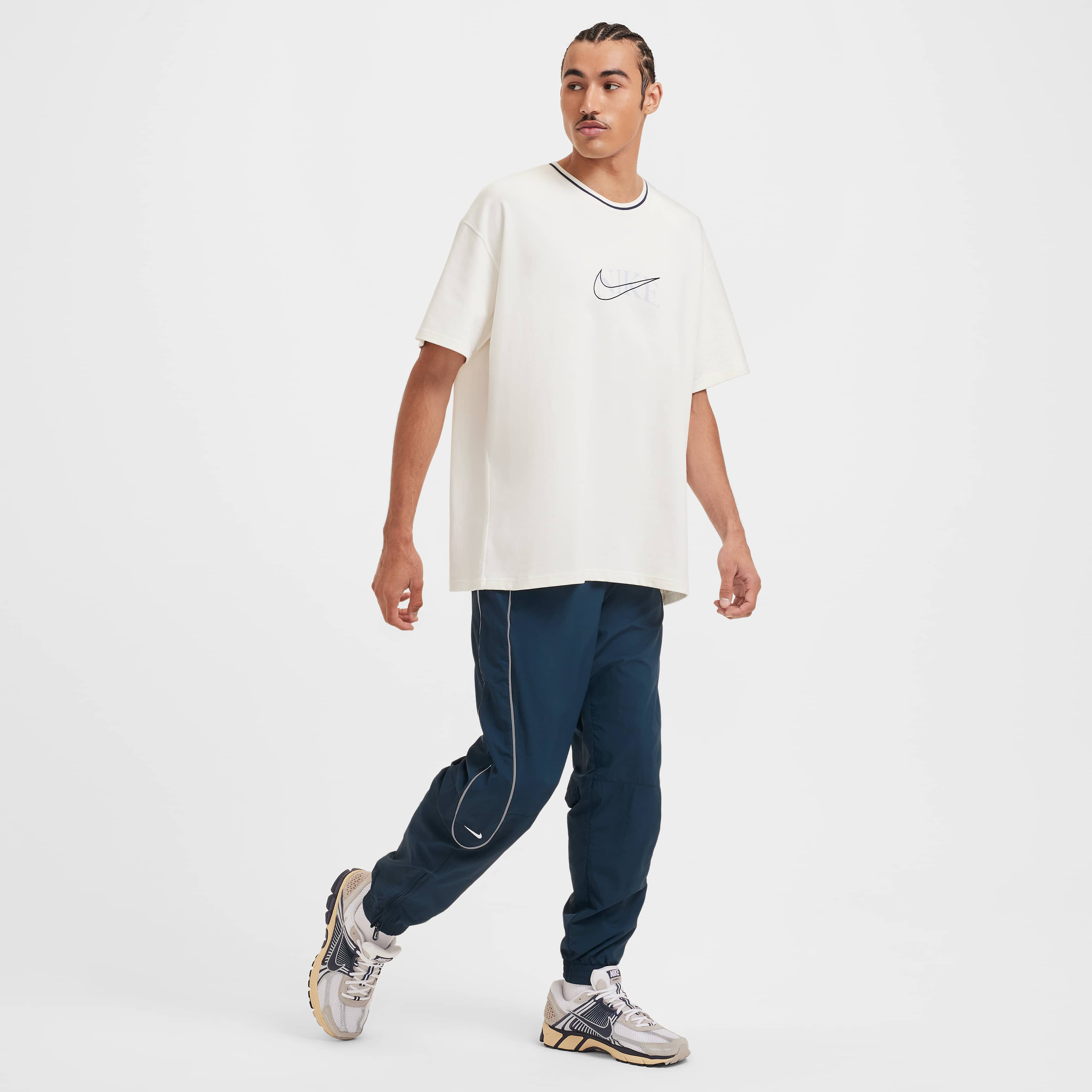 Nike Solo Swoosh image number 7