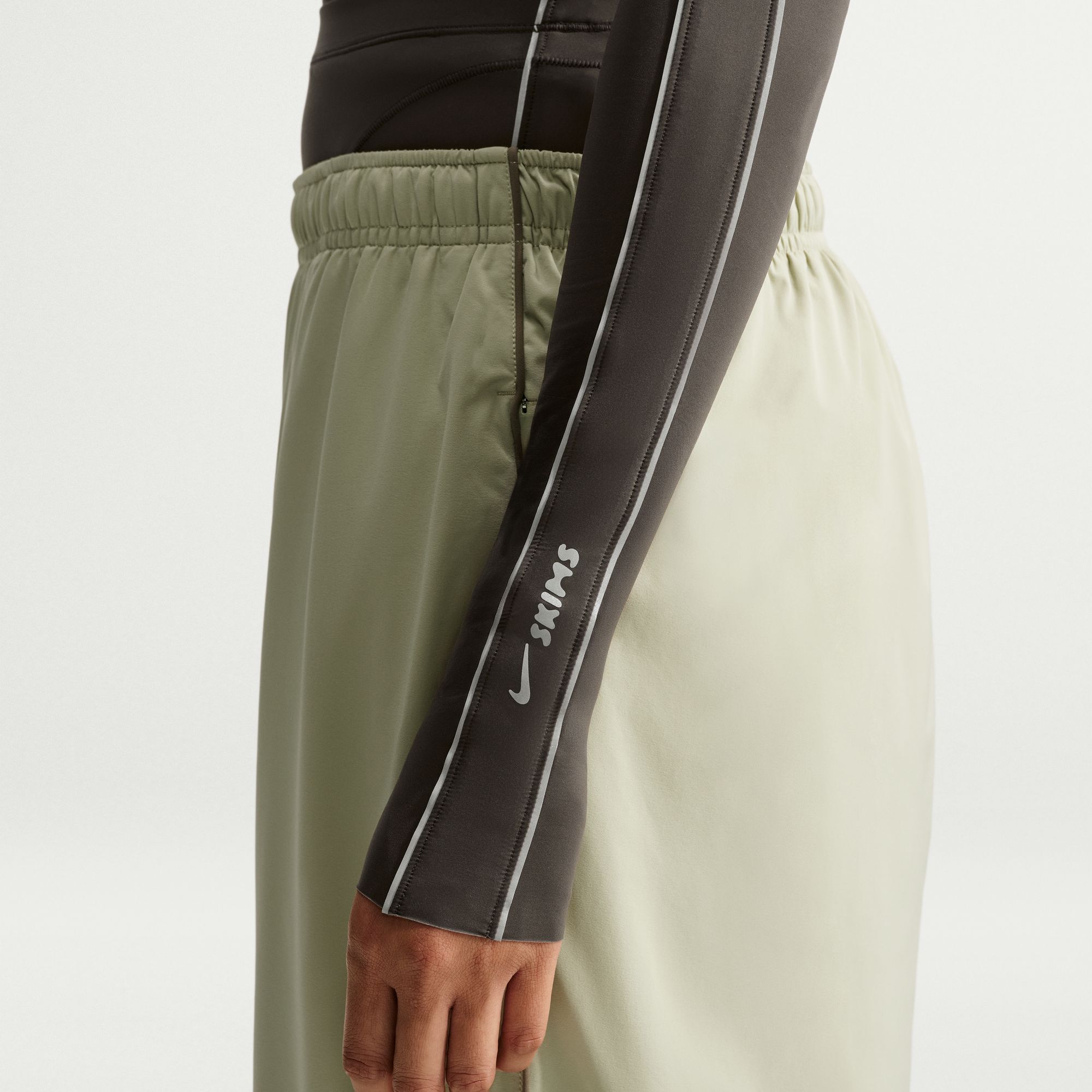 NikeSKIMS Weightless image number 6