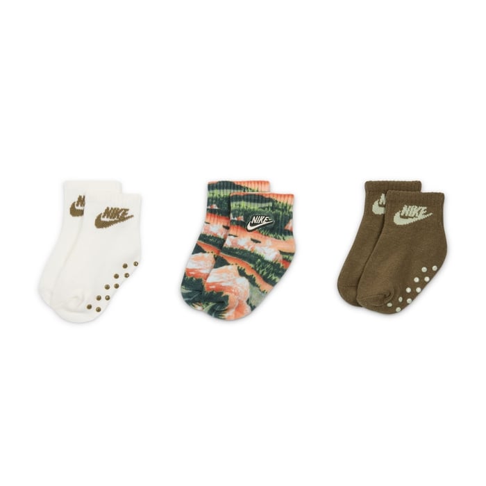 Nike Snow Day Grip Socks (3 Pairs) image number 0 Nike Snow Day Grip Socks (3 Pairs) image number 0
