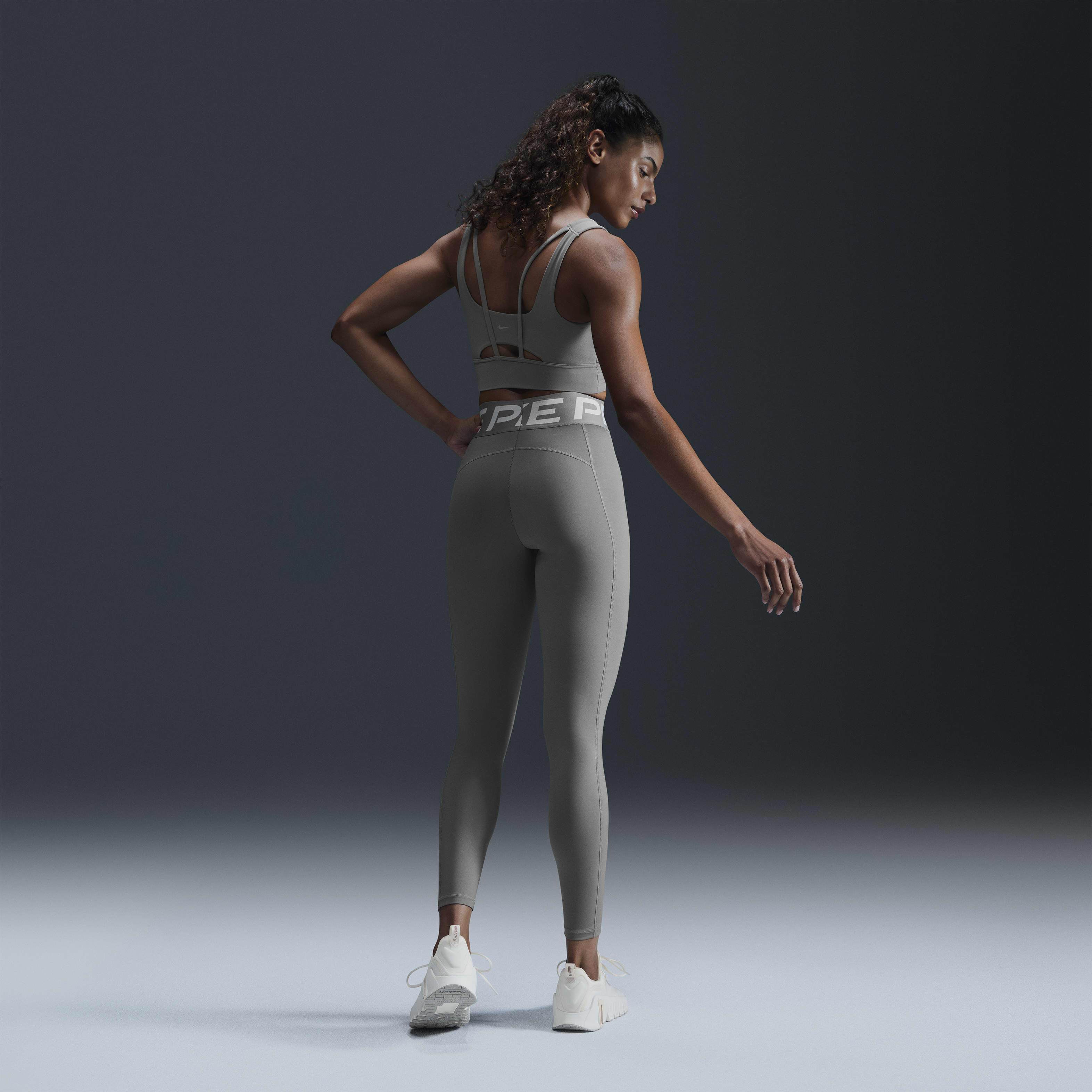 Nike pro leggings size small top