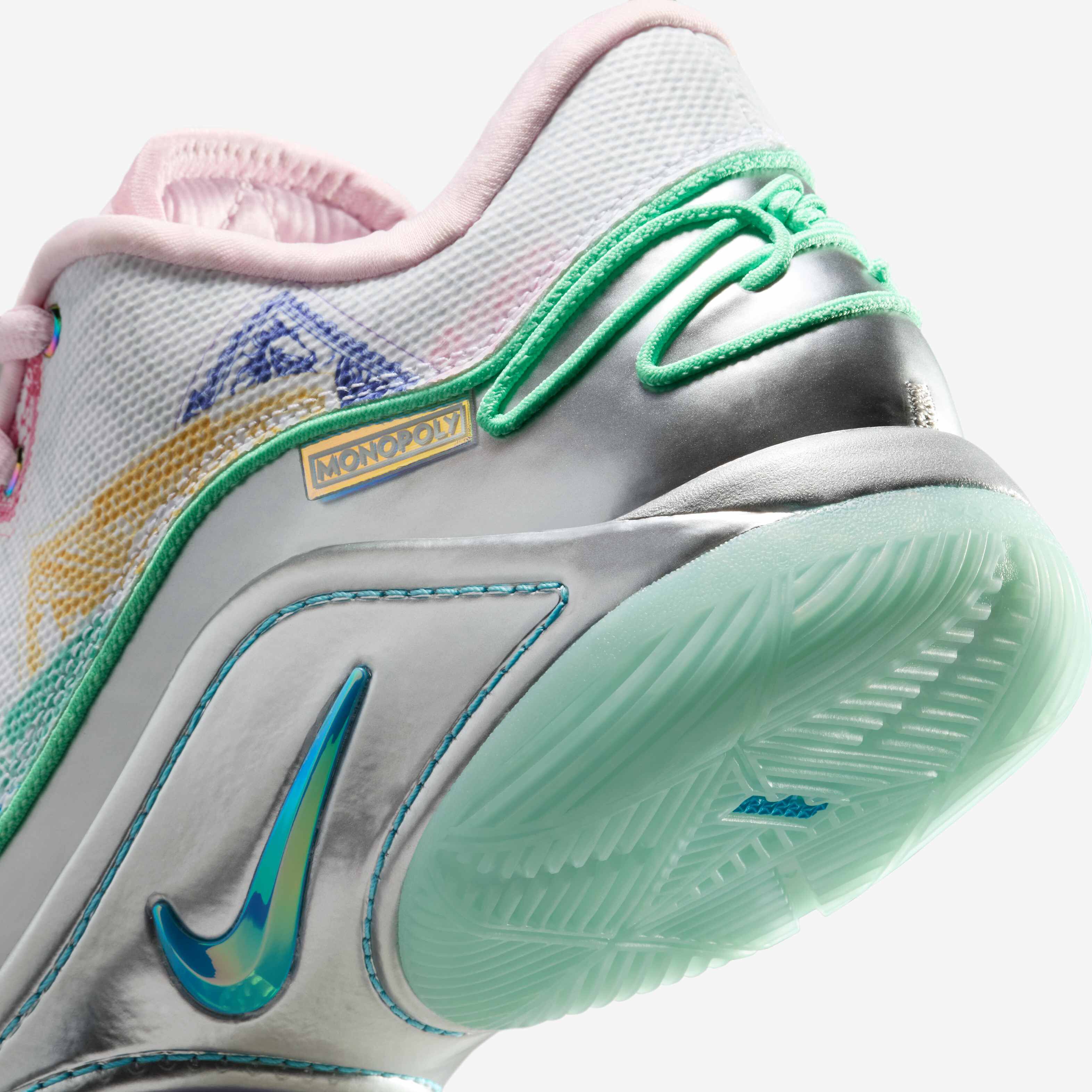 ليبرون XXII 'كورنسي' image number 7