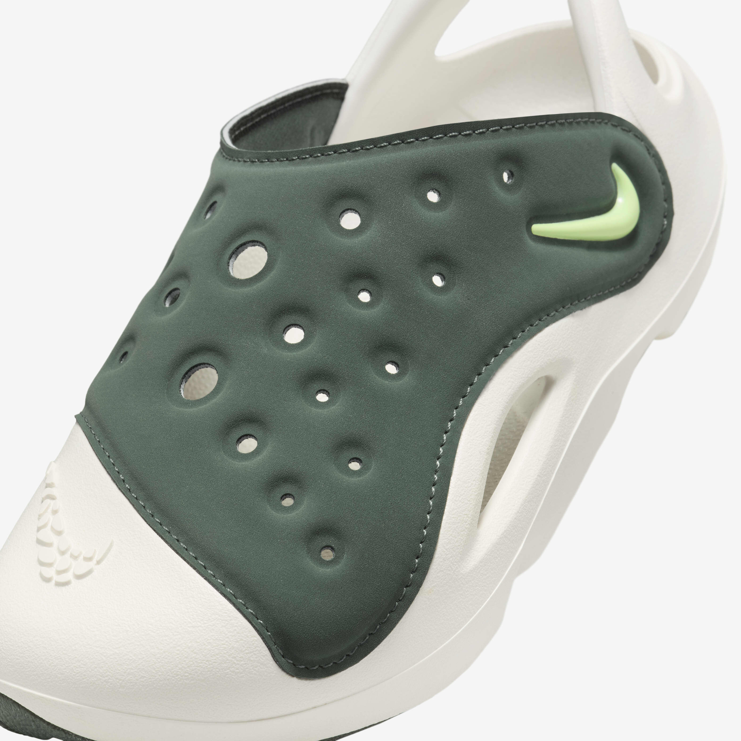 Nike sandals swoosh pack hotsell