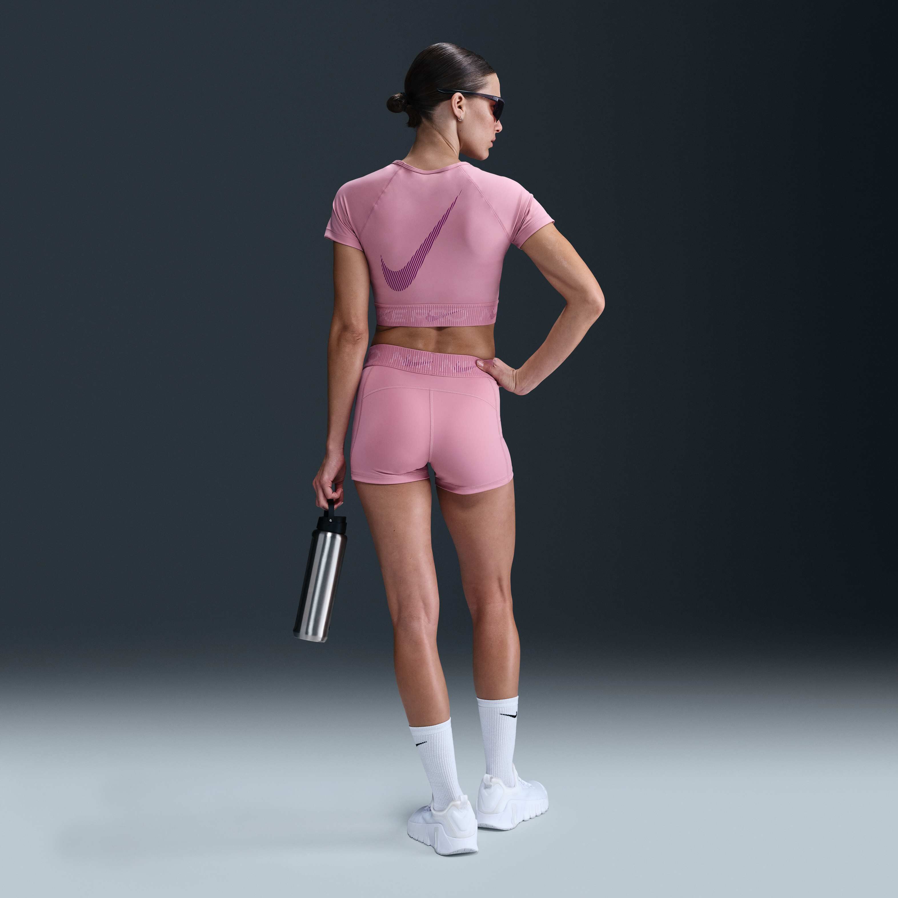 Nike Pro image number 3