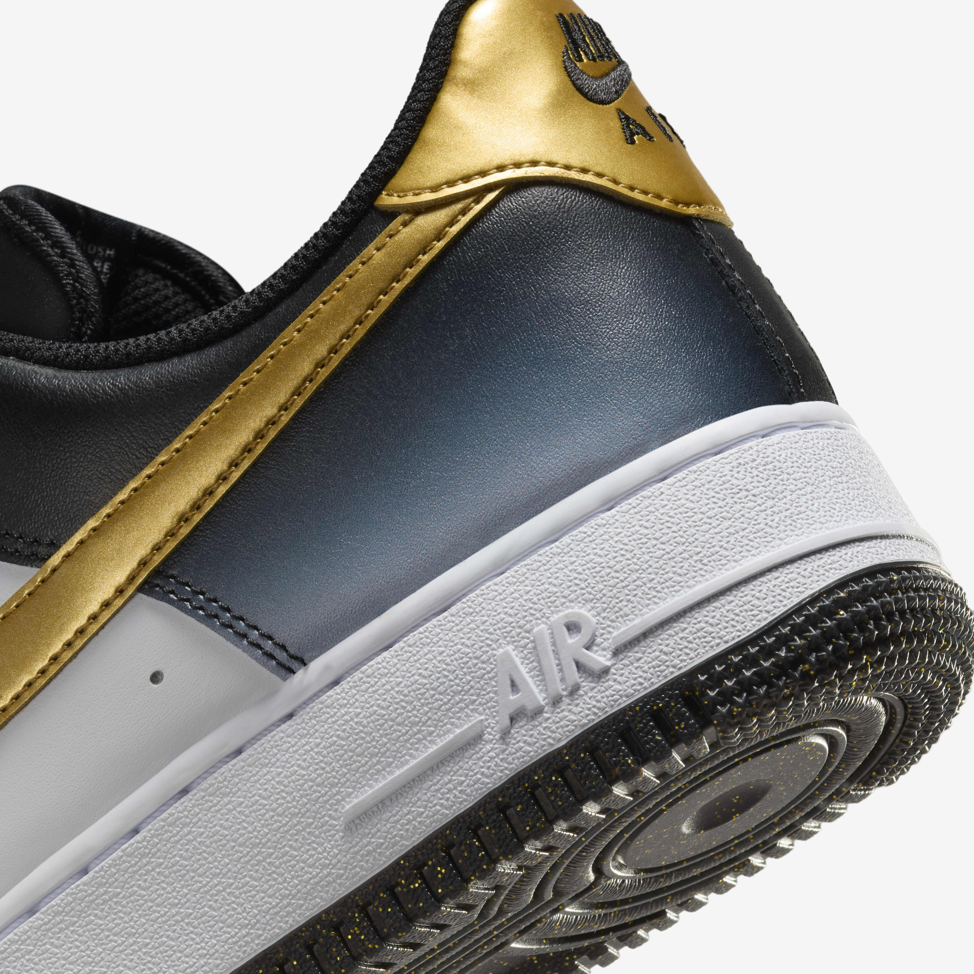 Nike yellow air force 1 7 se premium trainers store