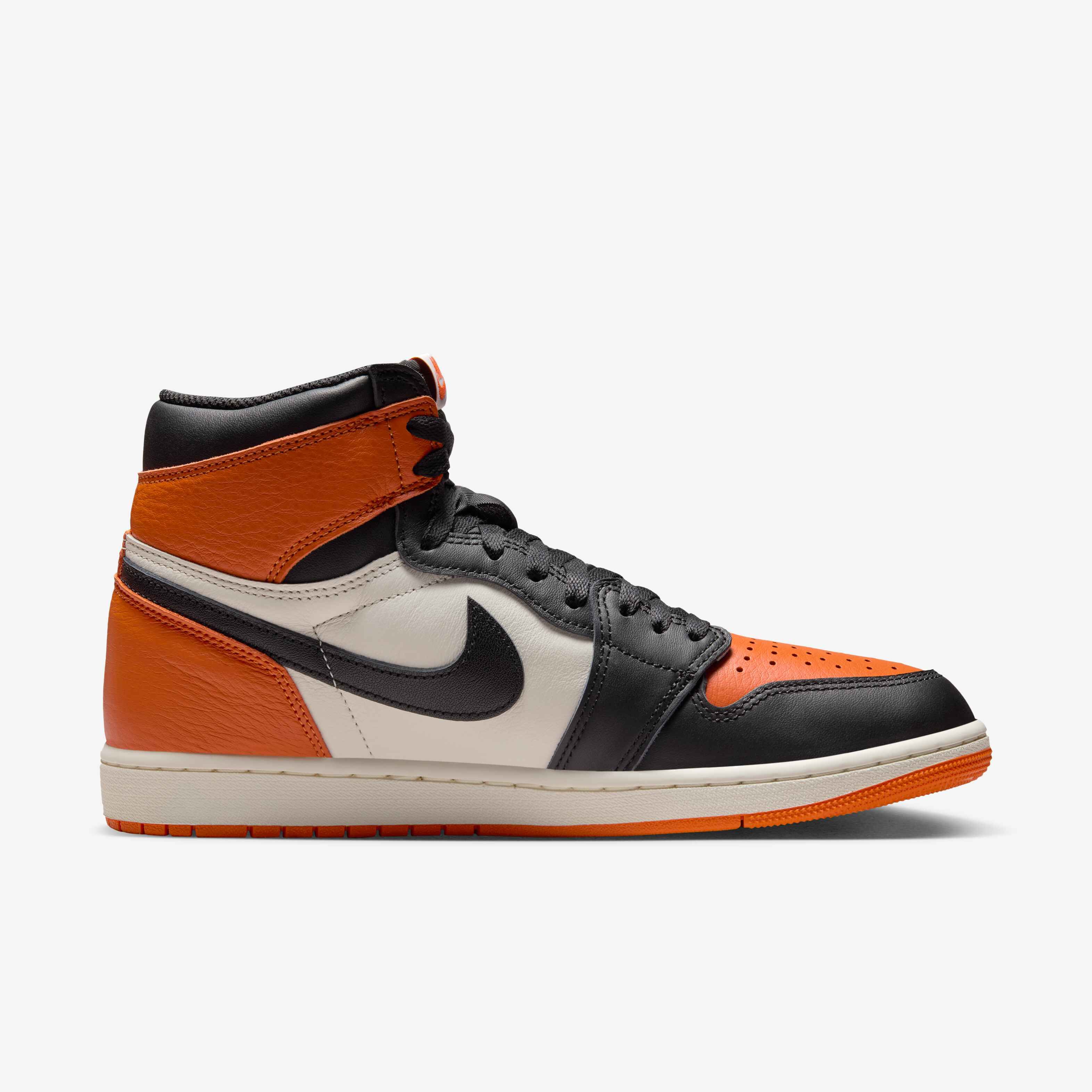 Air Jordan 1 Retro High OG image number 2