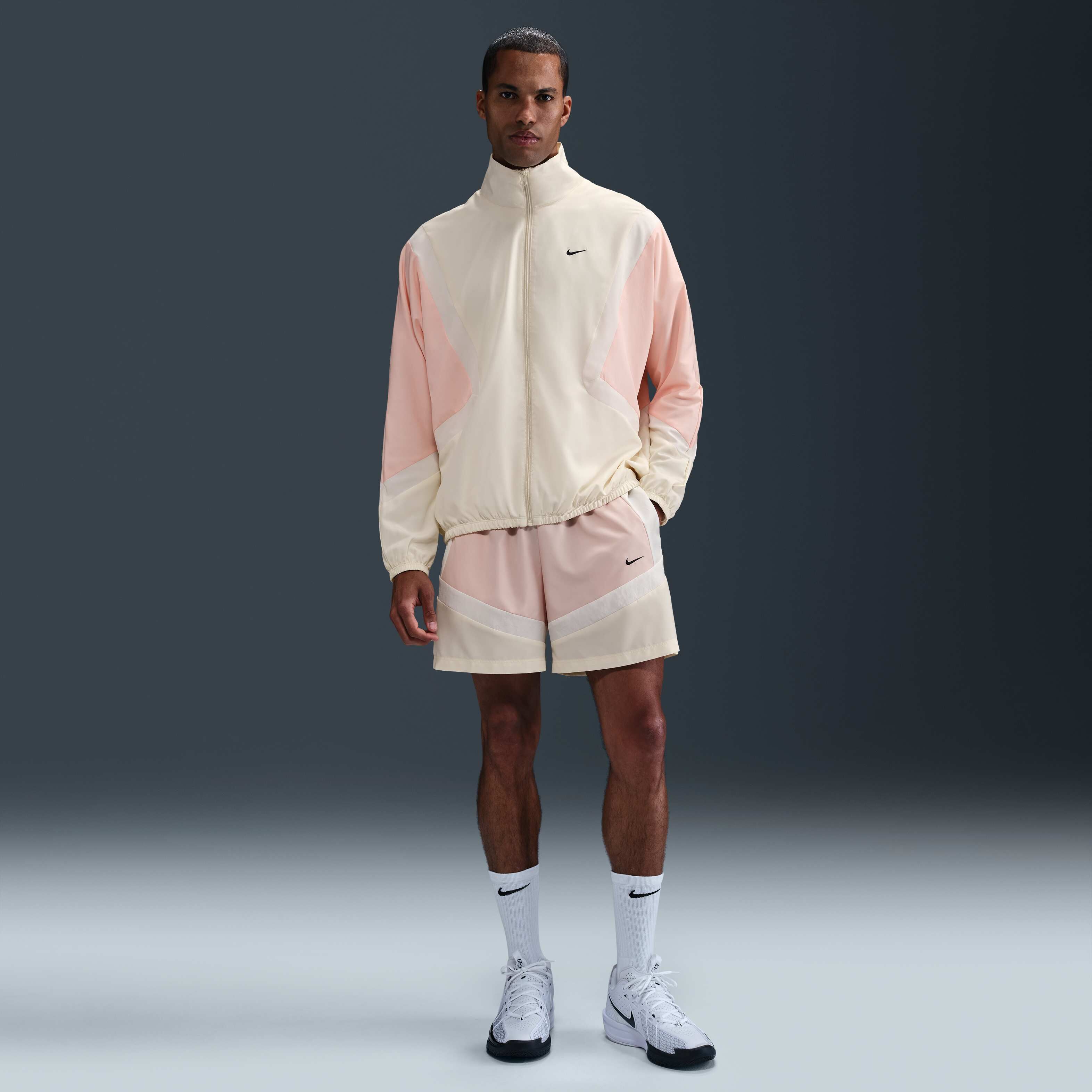 Nike Icon image number 3