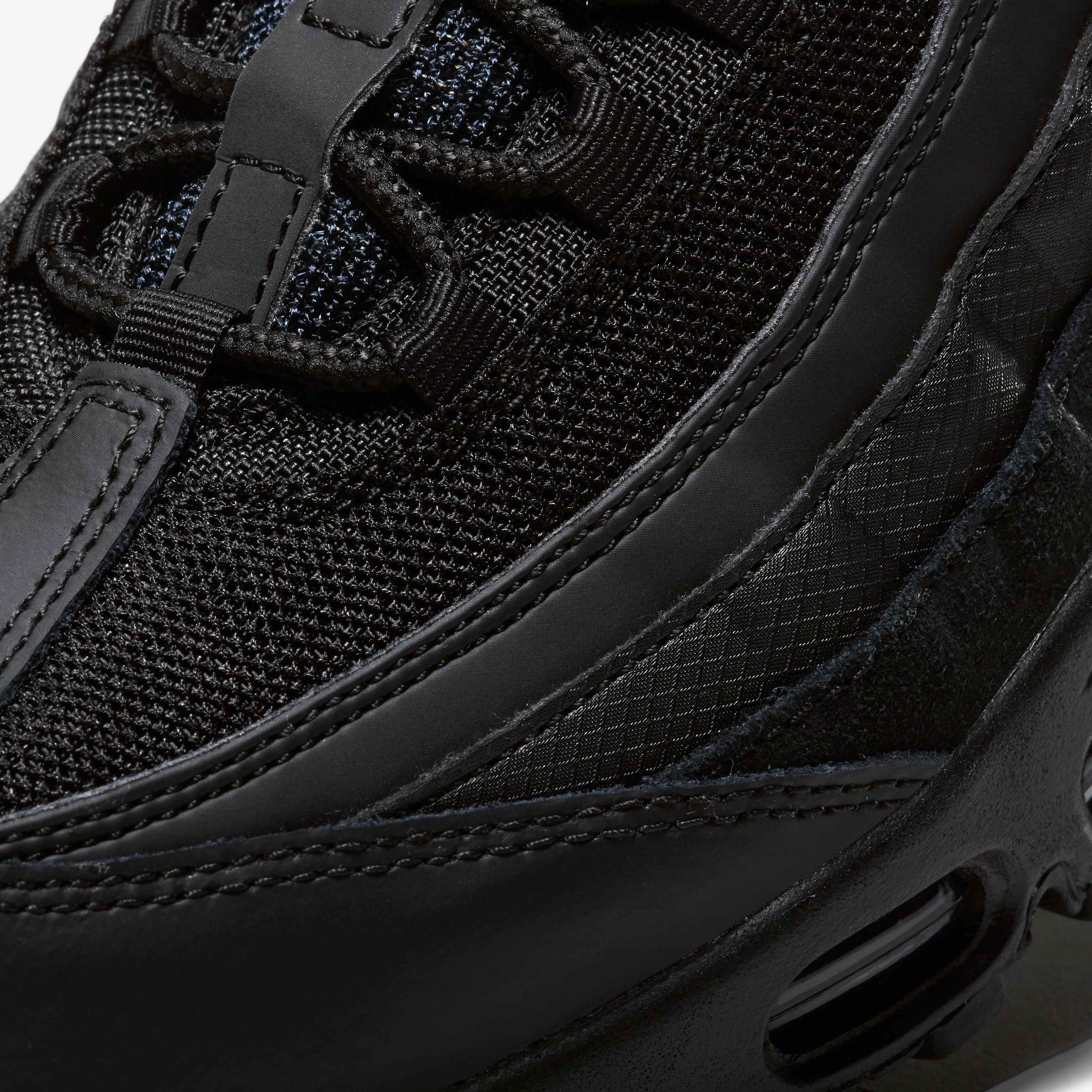 [美品]Nike Air Max 95 Essential Black Nike Air Max 95 Essential Men's Shoes. Nike JP