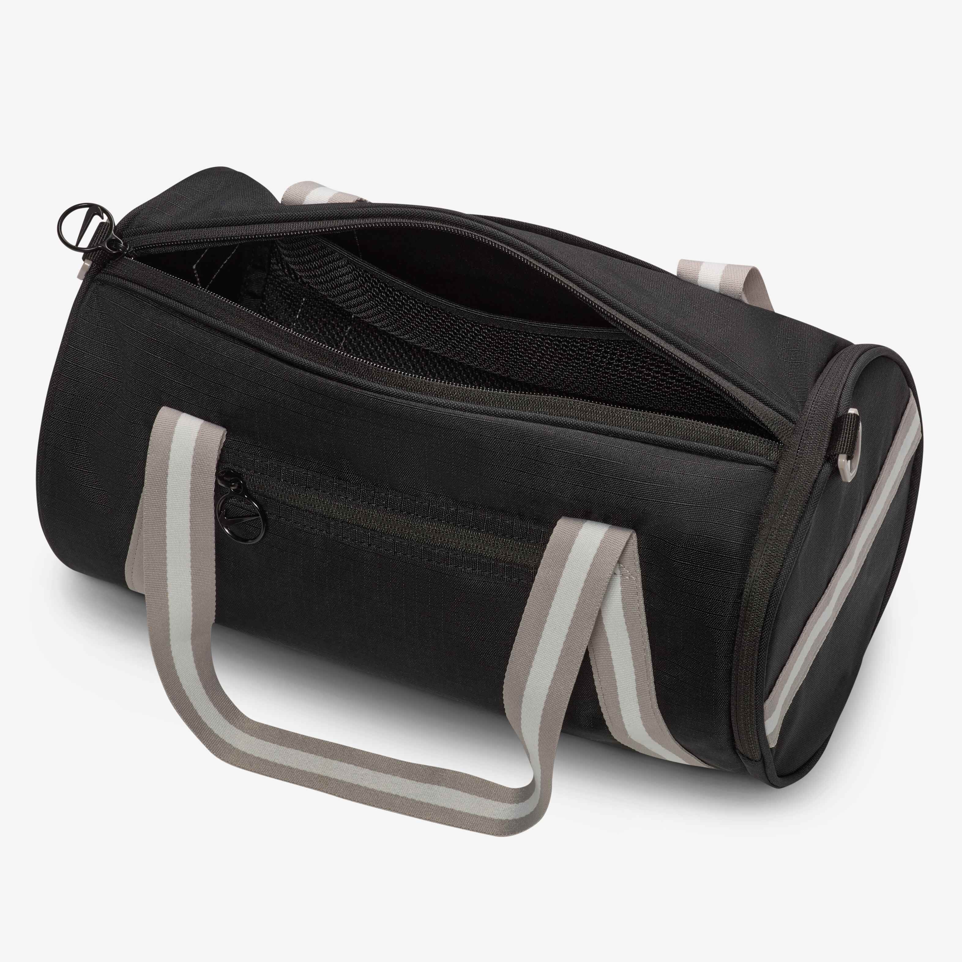 Nike Heritage image number 4