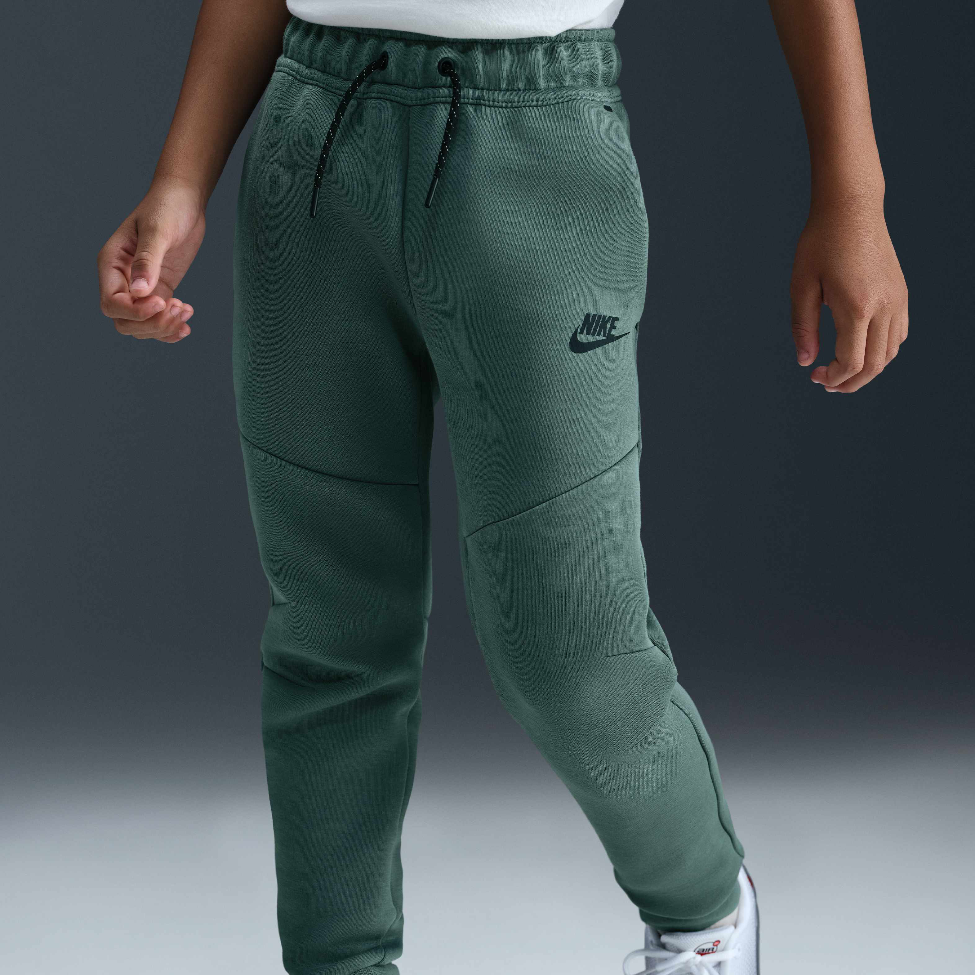Nike Sportswear Tech Fleece image number 1