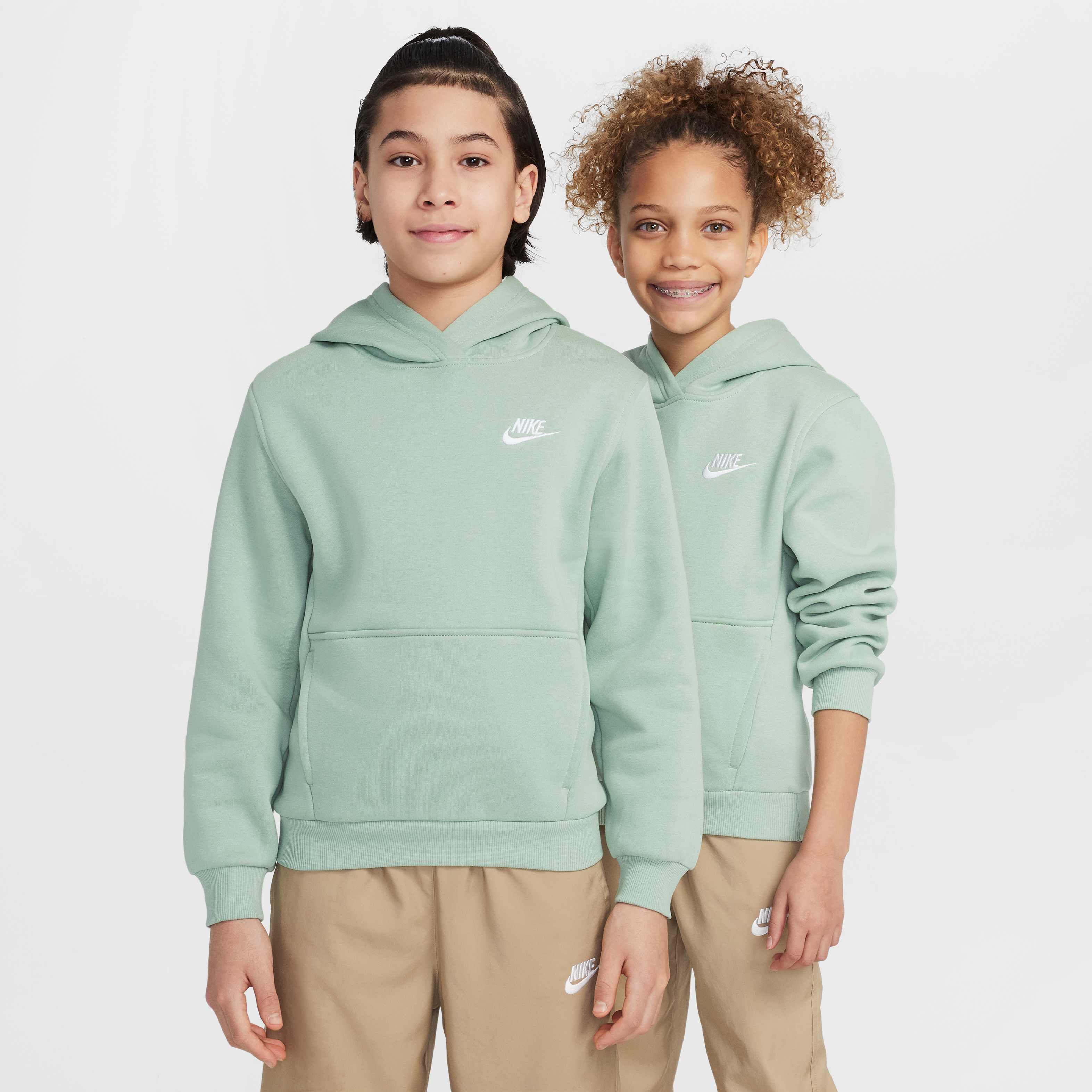 نايكي سبورتسوير كلوب فليس image number 0