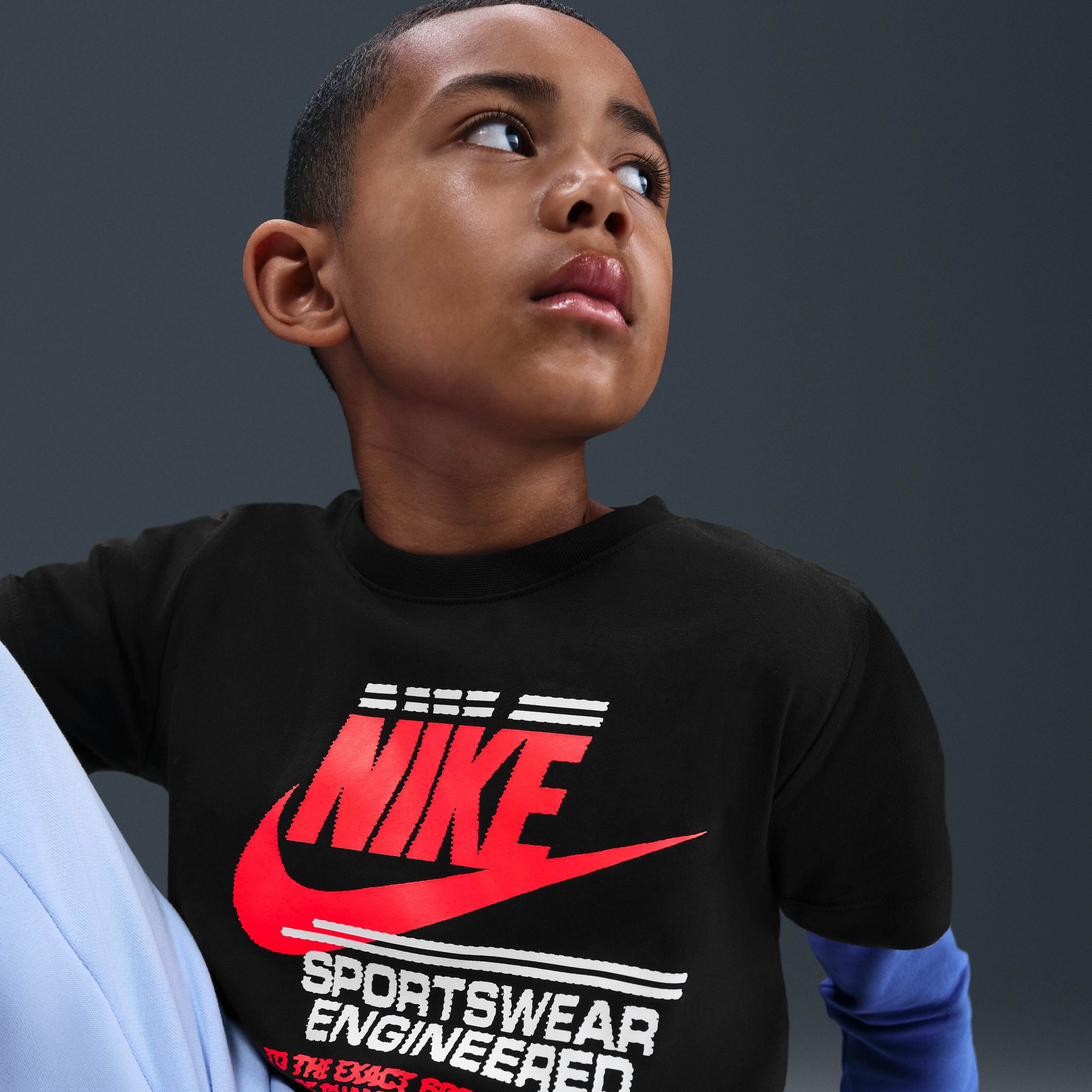 Buy Nike Sportswear Older Kids' T-Shirt - Black | Nike Qatar