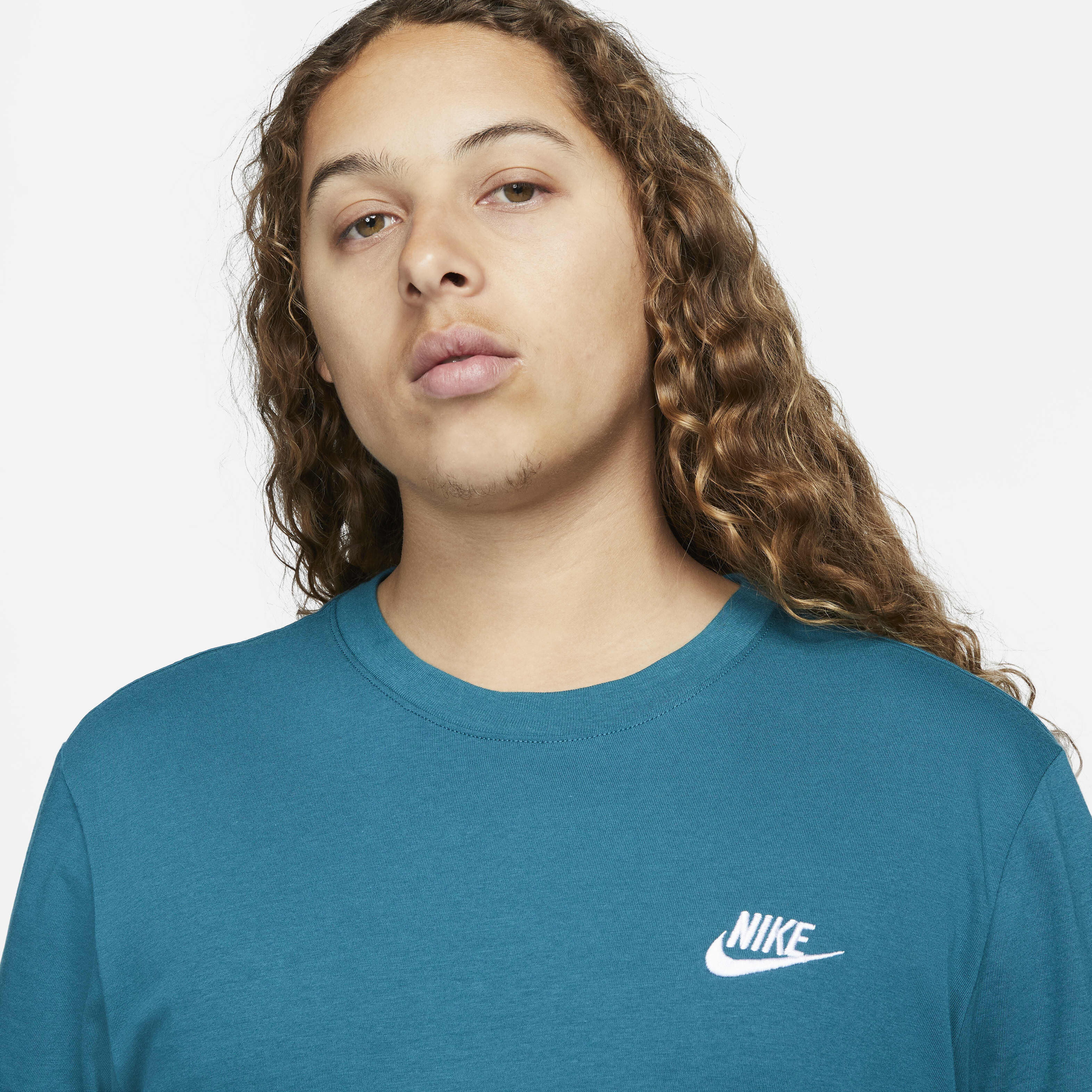 Nike Sportswear Club image number 2