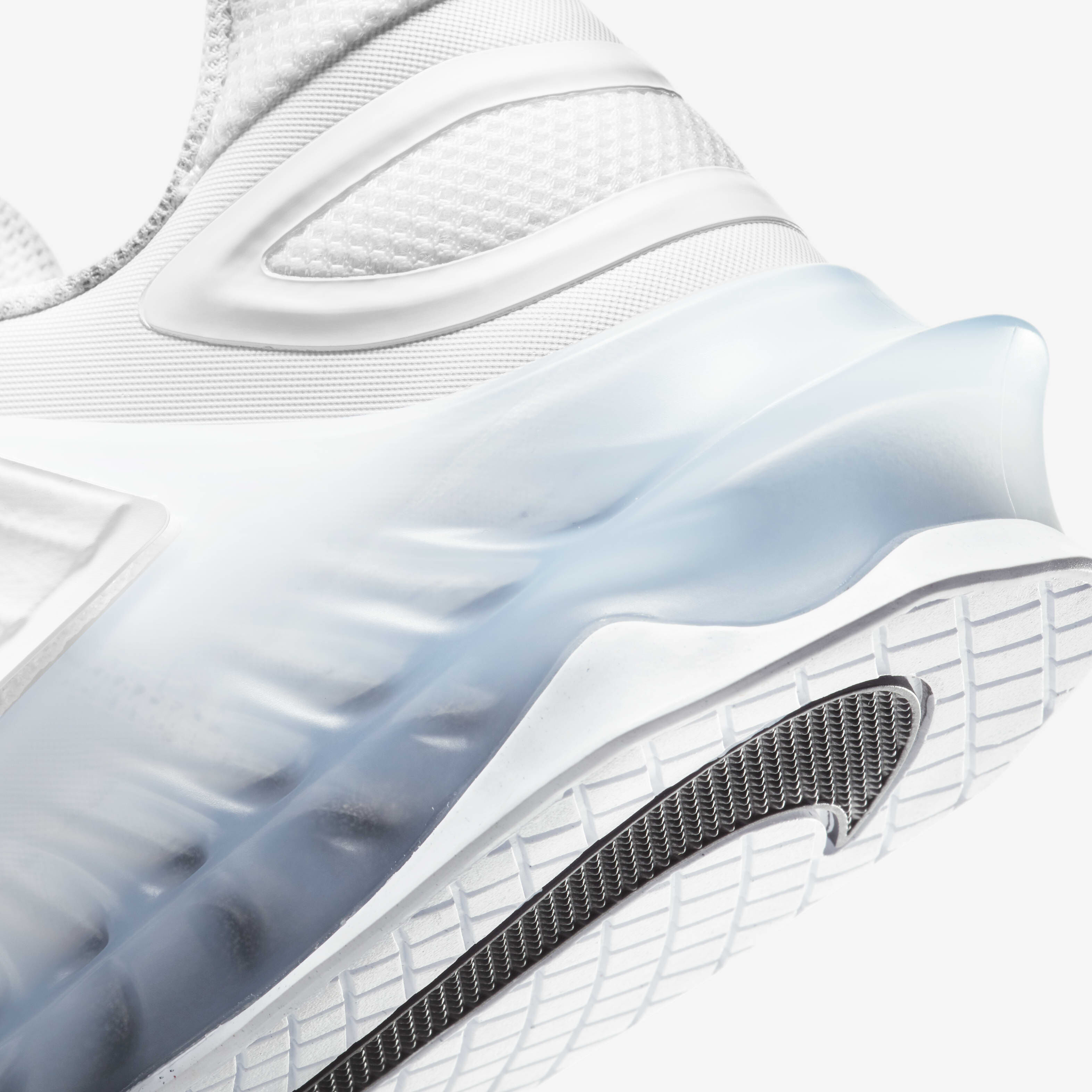 نايكي سافاليوس image number 7