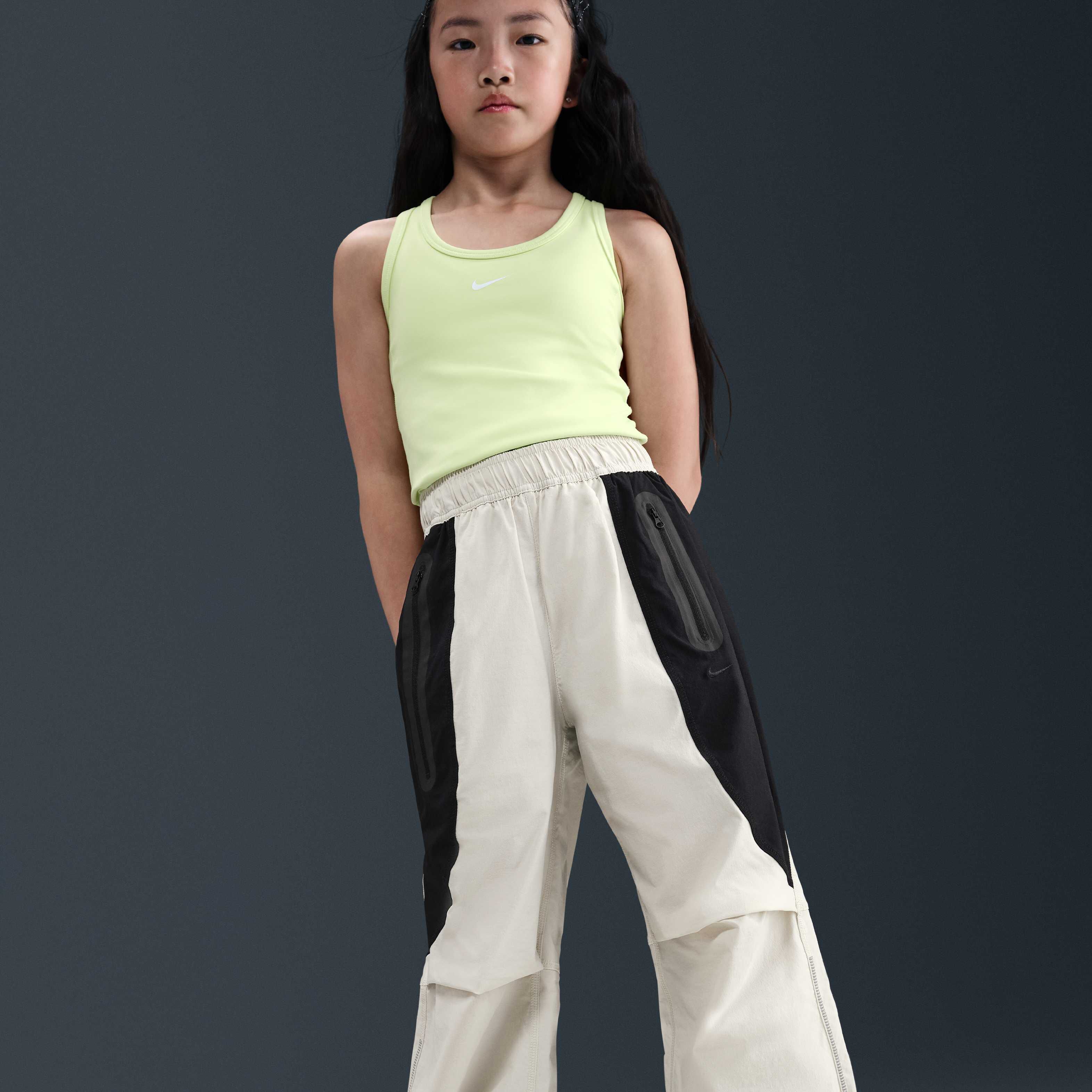 نايكي تك image number 2