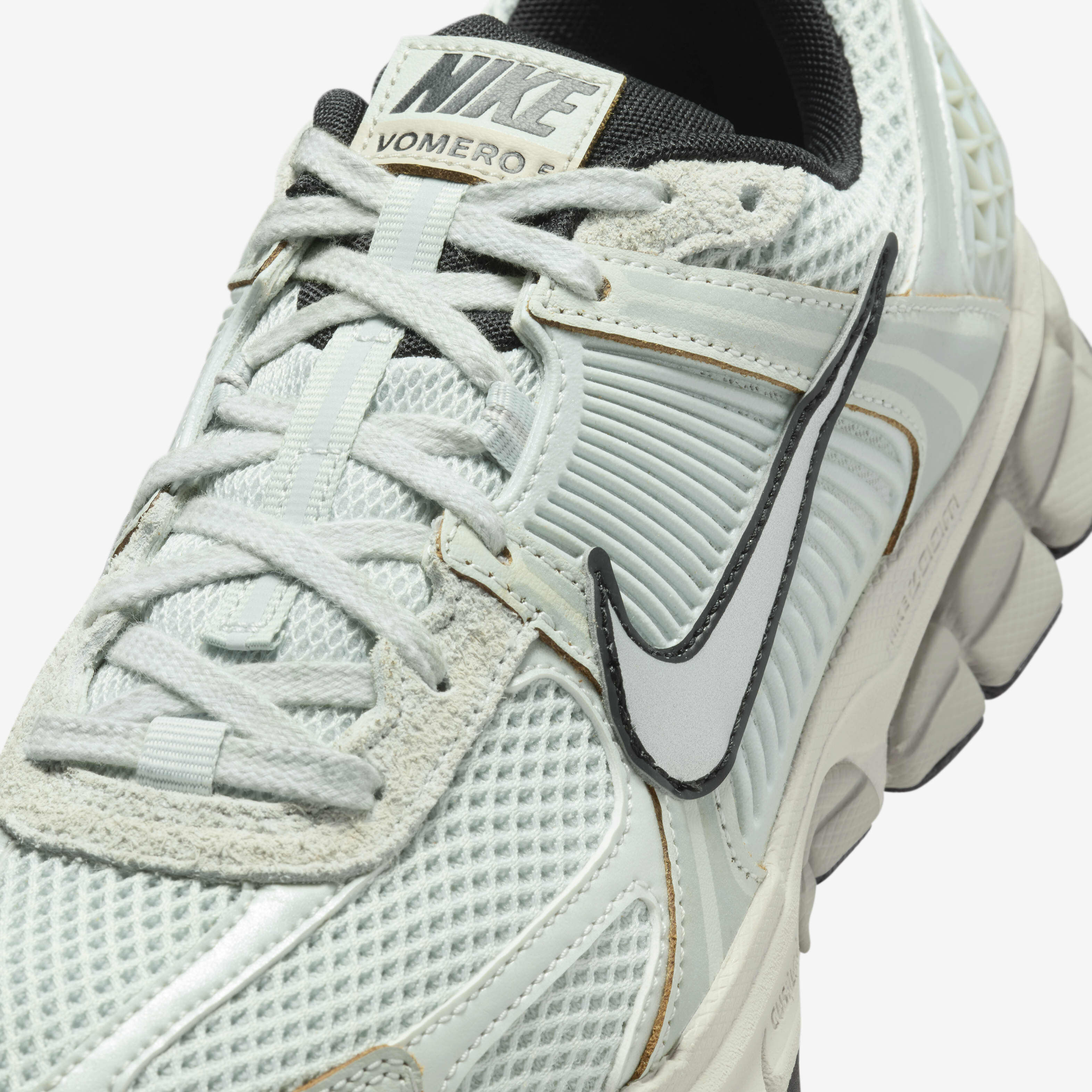 Buy Nike Zoom Vomero 5 Women s Shoes Nike Qatar Official