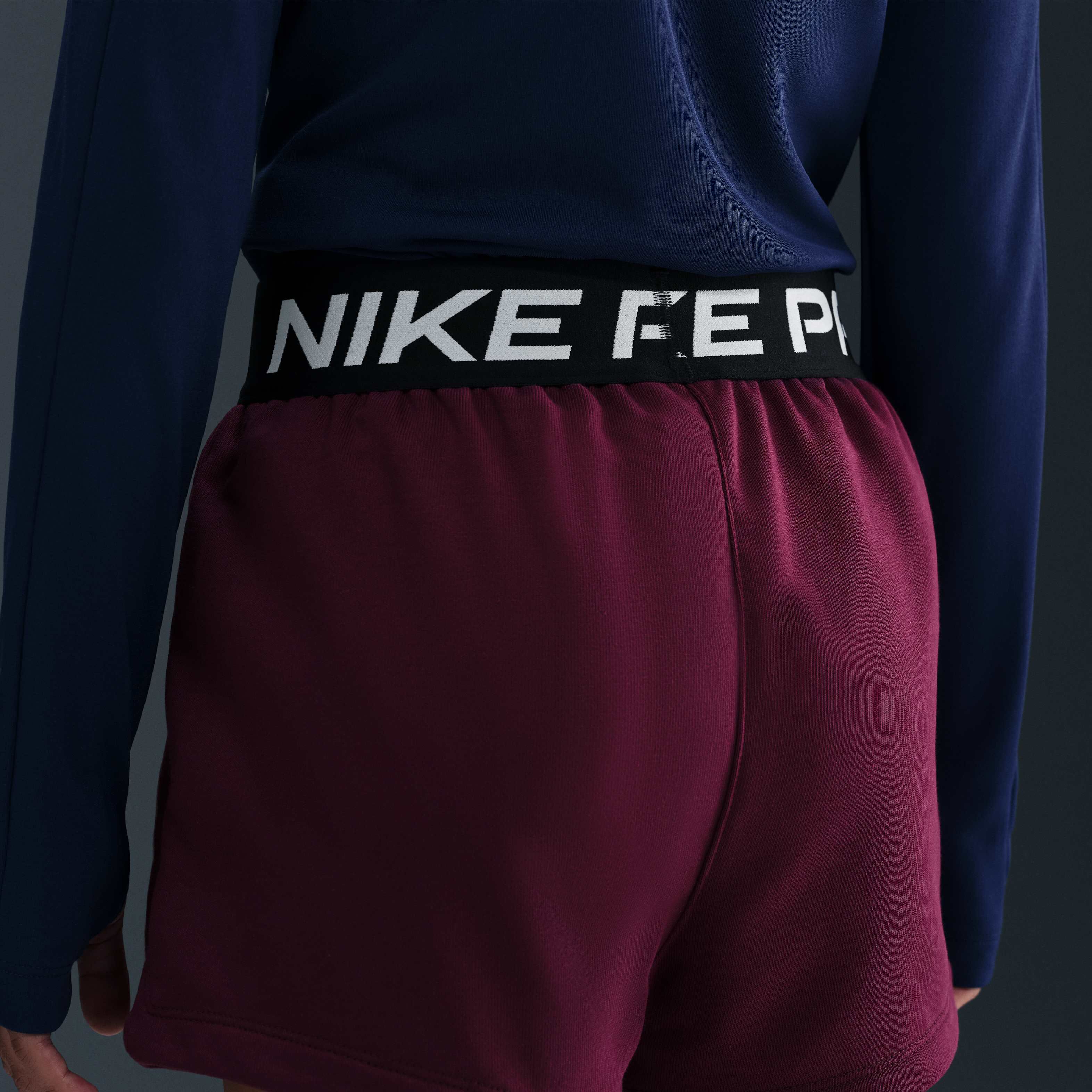Nike Pro Fleece image number 2