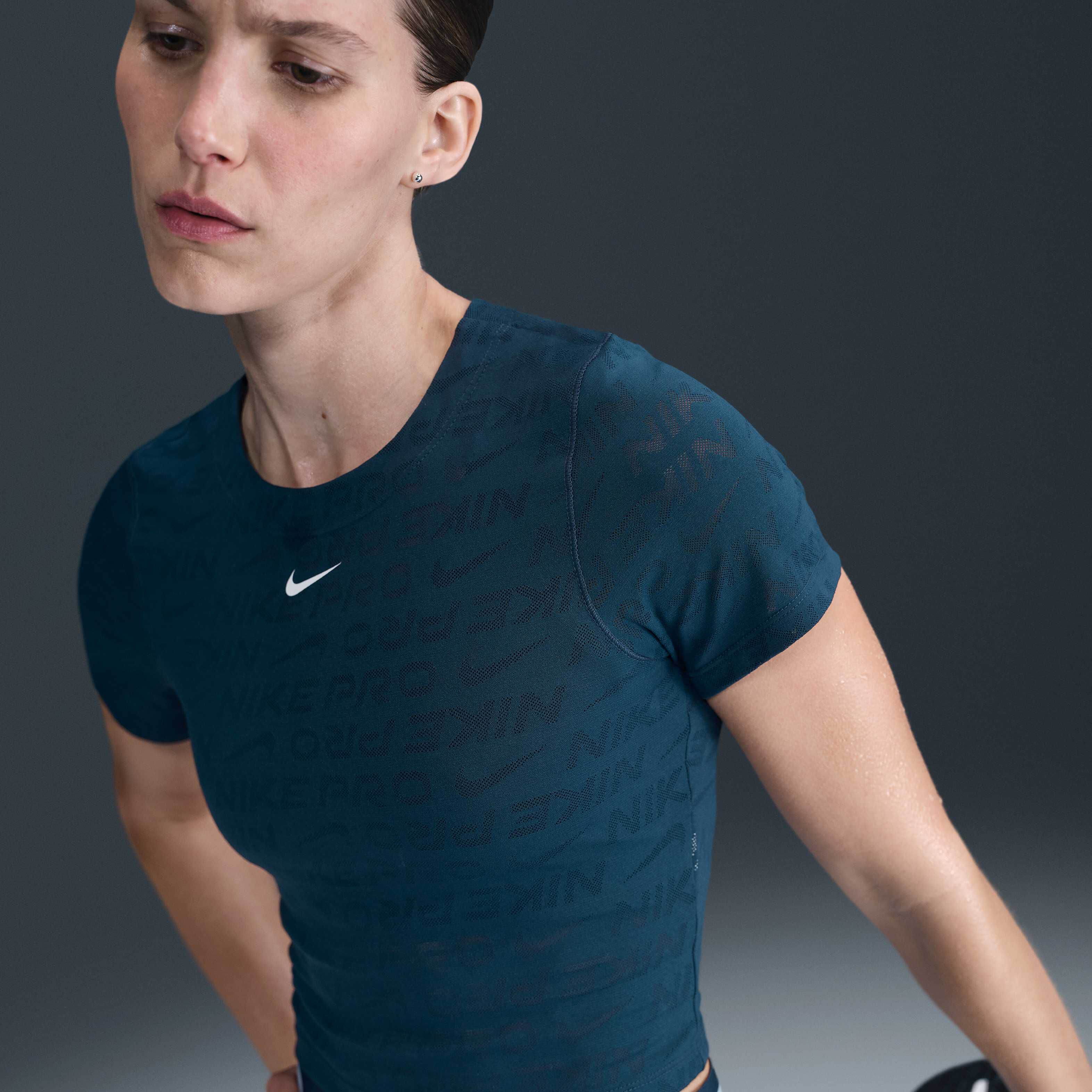 Nike Pro image number 0